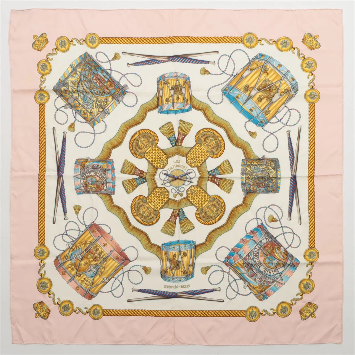 爆買い 英語 カレ90 エルメス LES ピンク シルク スカーフ 太鼓 TAMBOURS 小物