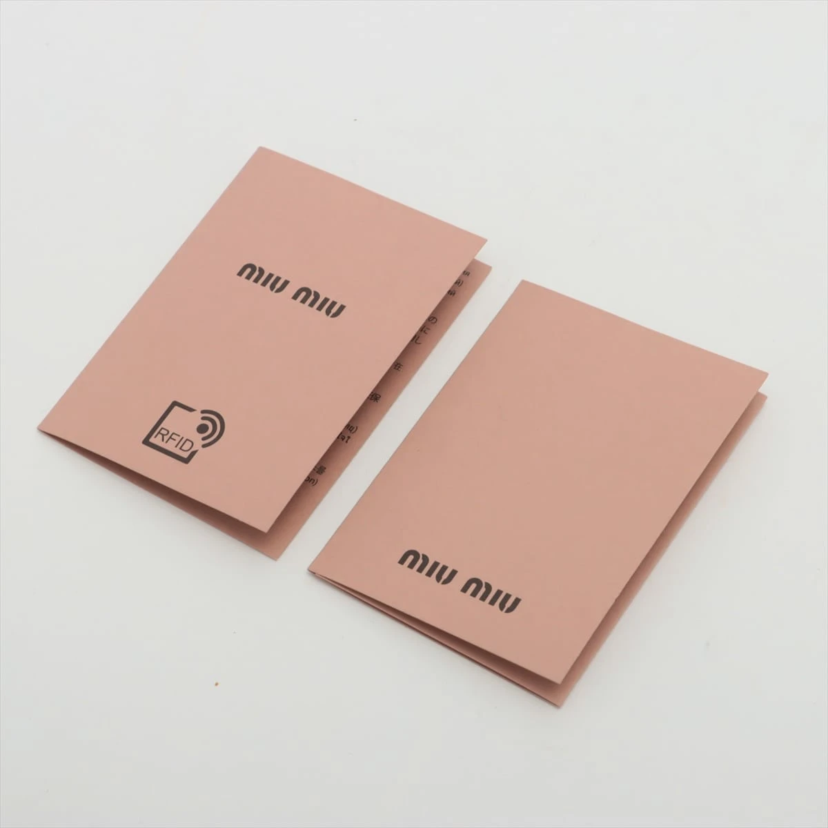 新品美品【ミュウミュウ】マテラッセシルバーショルダーバッグ 楽天市場】ミュウ ミュウ Miu Miu マテラッセ シルバーチェーン