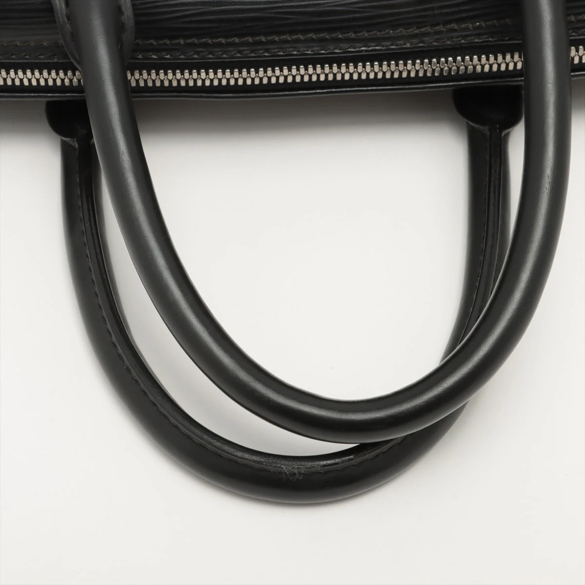 ヴィトン エピ ポルトドキュマン ヴォワヤージュ M54472 BA4088