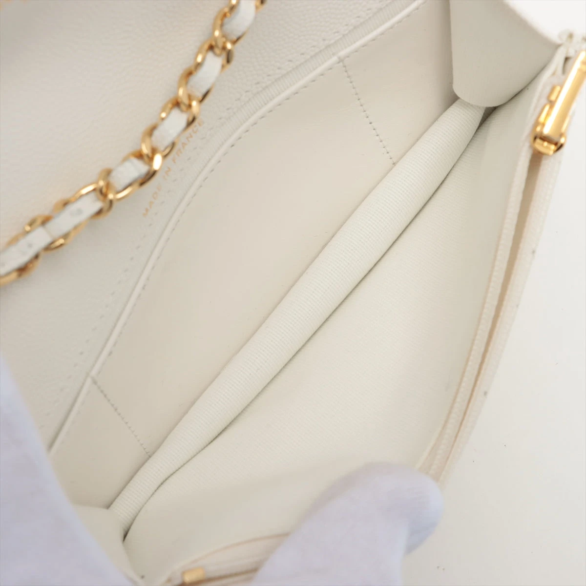 CHANEL ホワイト キャビア ゴールドCC チェーンウォレット シャネル マトラッセ キャビアスキン チェーンウォレット