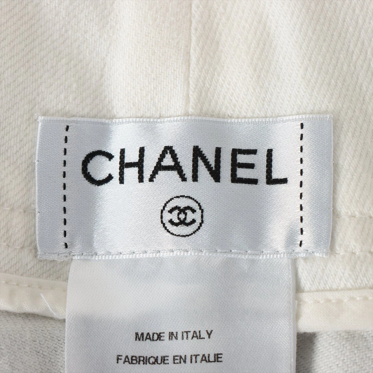 本物 シャネル レザーパッチ COCOボタン コットン パンツ 40 ブルー系 本物 シャネル レザーパッチ COCOボタン コットン パンツ 40