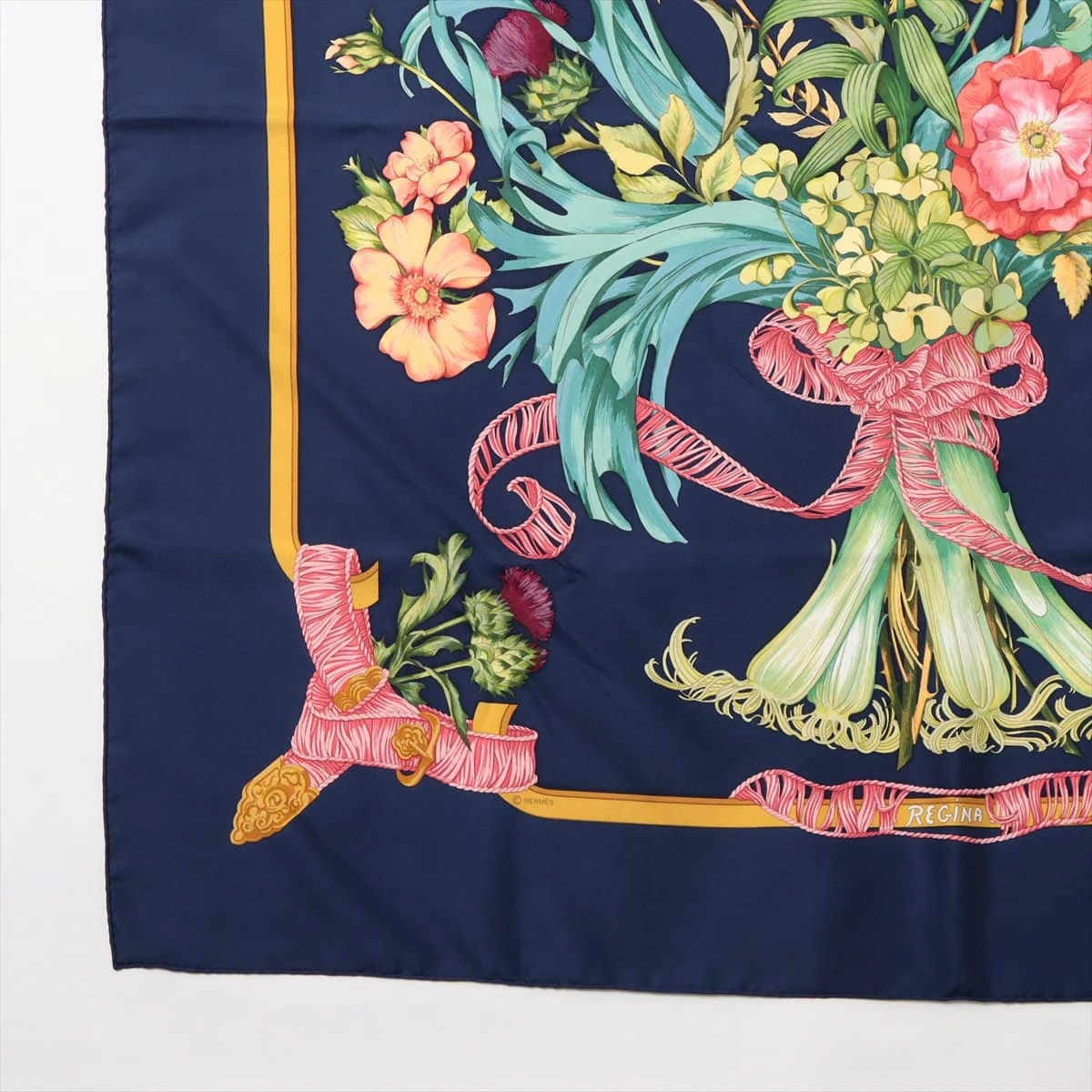 HERMES スカーフ　カレ90 REGINA 女王陛下 エルメス カレ90 REGINA 女王陛下 スカーフ シルク ネイビー ZZ013559