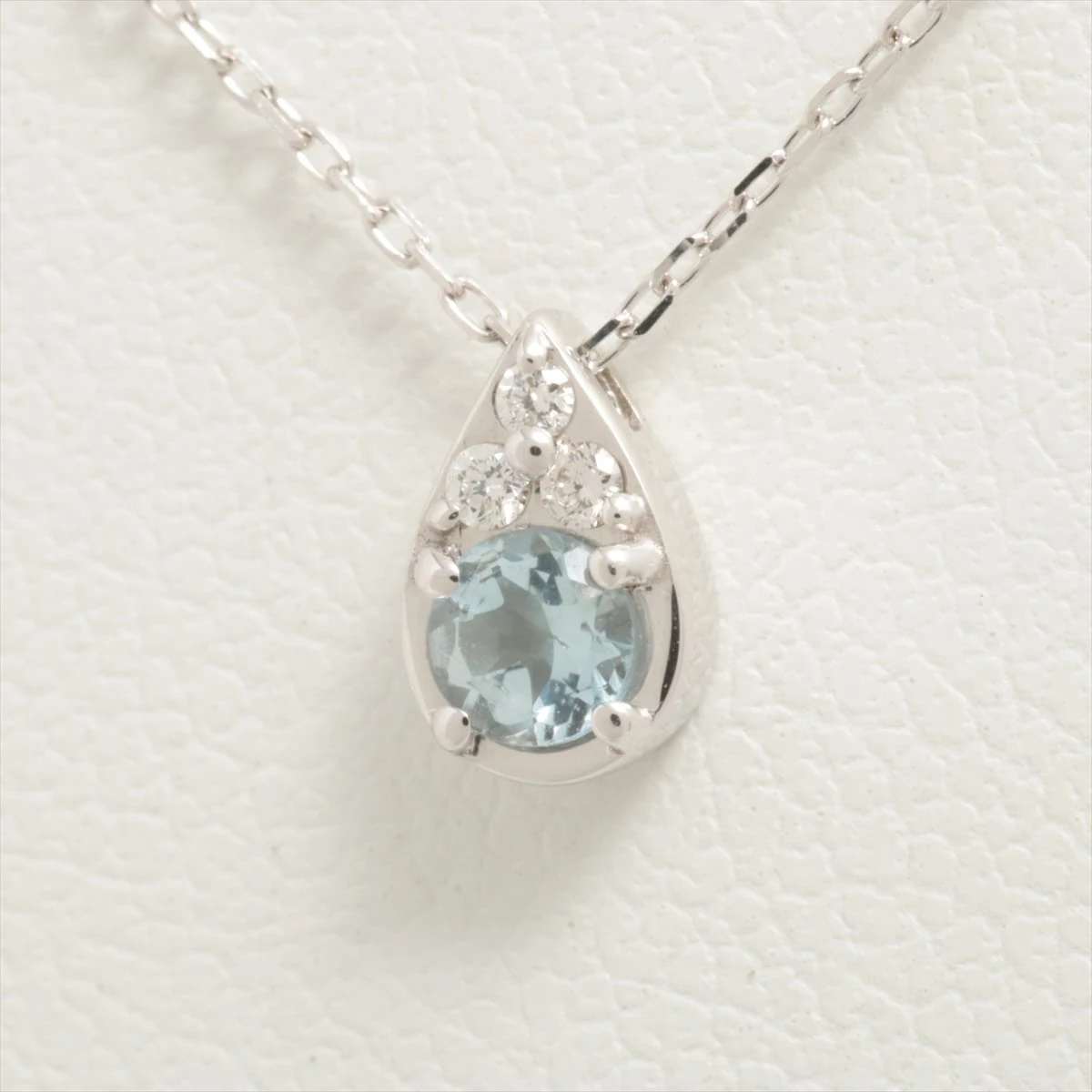 美品★K10WG ヴァンドーム青山 ネックレス ペンダント アクアマリン ダイヤ 美品☆K10 WG ヴァンドーム青山 ネックレス ペンダントアクアマリン