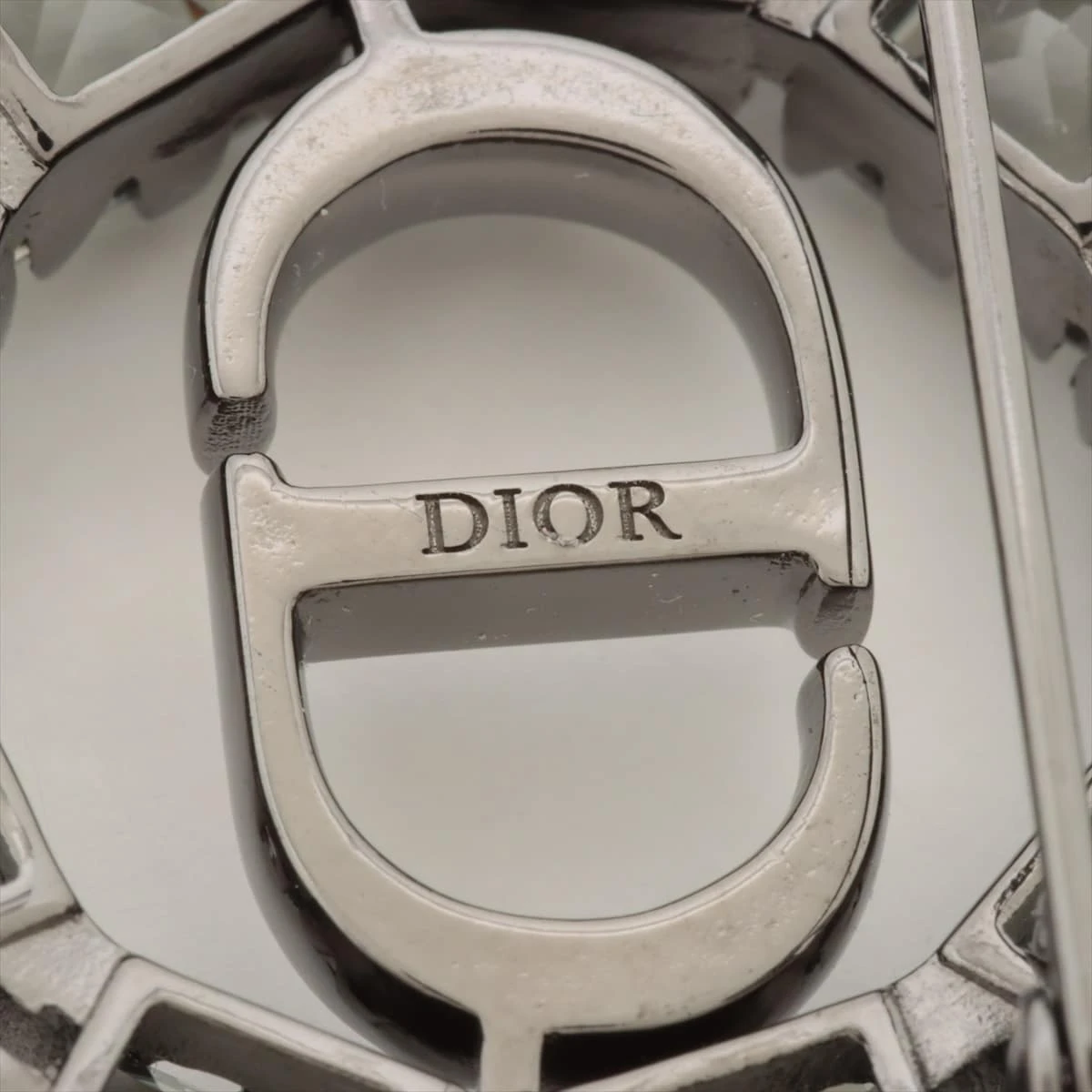 Dior ディオール ブローチ CDロゴ ラインストーンシルバーアクセサリー ディオール CDロゴ ブローチ GP×ラインストーン シルバー