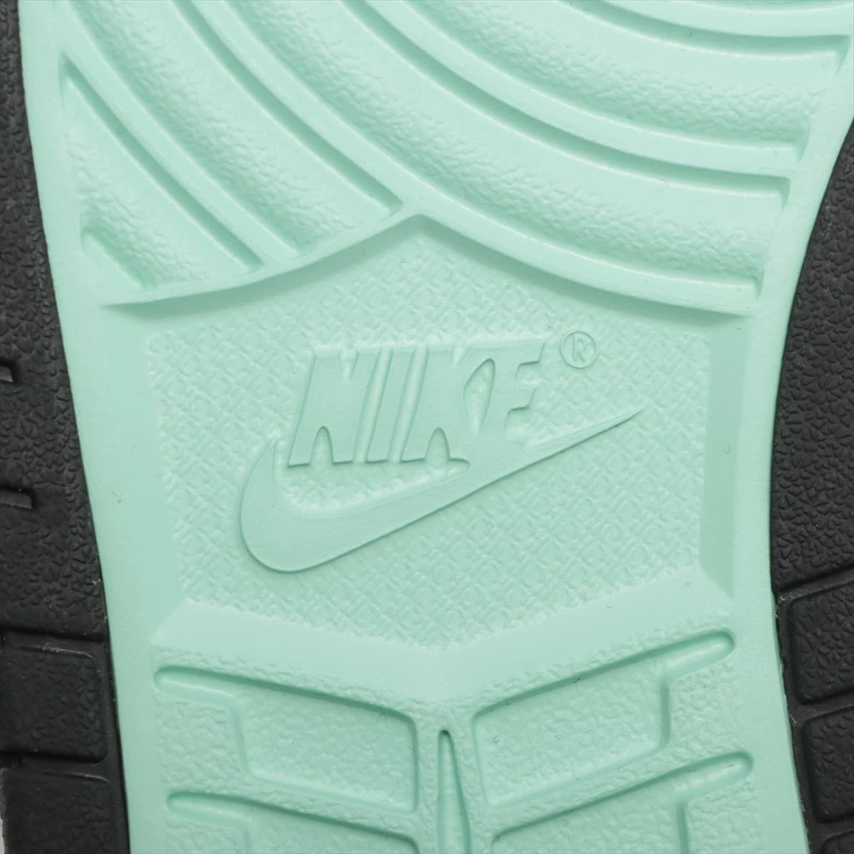 Nike Air Jordan 1 ベージュ スエード ハイカット NIKE ナイキ CT0979-200 Women's ウィメンズ Air Jordan 1 High