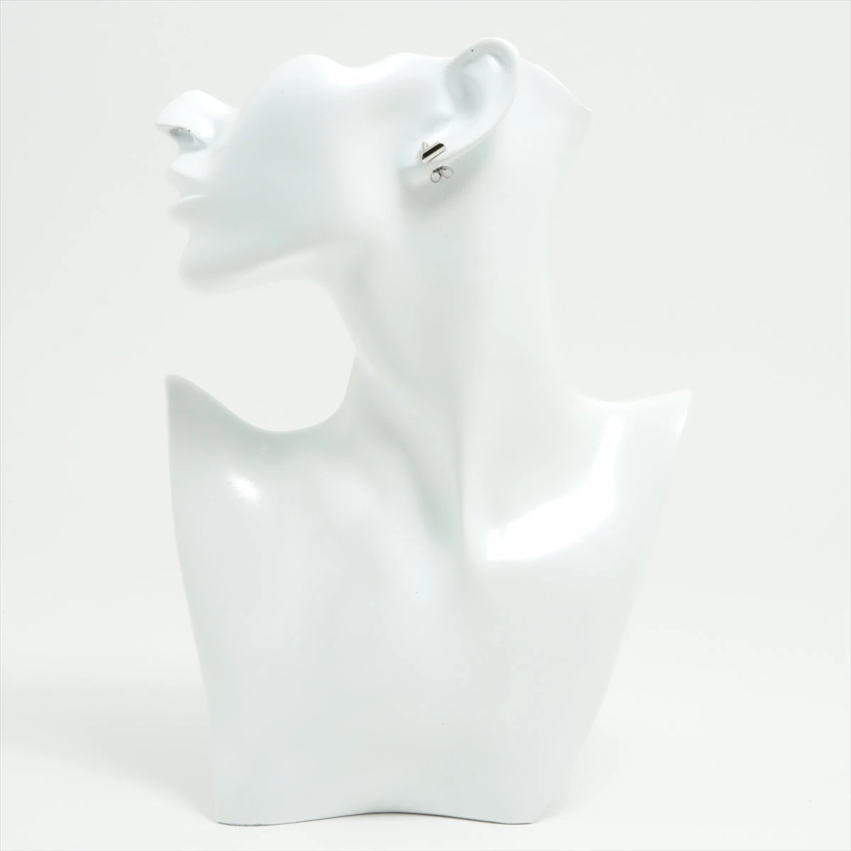 ヴィトン エセンシャルV  ピアス(両耳用) GP シルバー M63208 楽天市場】【中古】 LOUIS VUITTON（ルイヴィトン） M63208 スタッズ