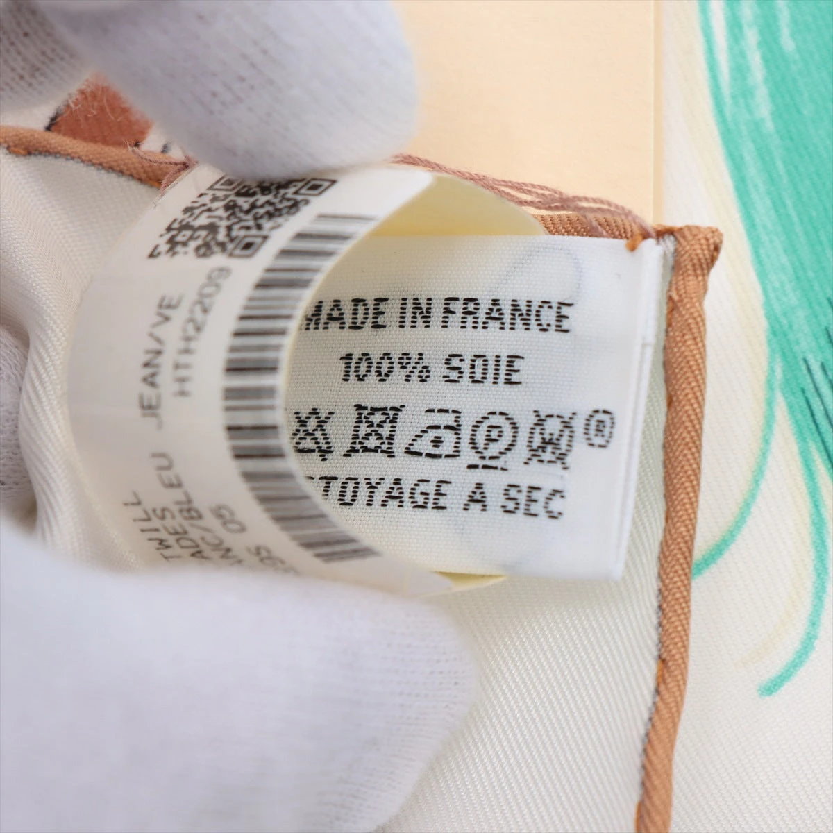 HERMESエルメス　カレ90　スカーフ　CAVAL CADES 騎馬行進 ◇ミウラ◇ エルメス HERMES カレ90 CAVAL CADES 騎馬行進 スカーフ