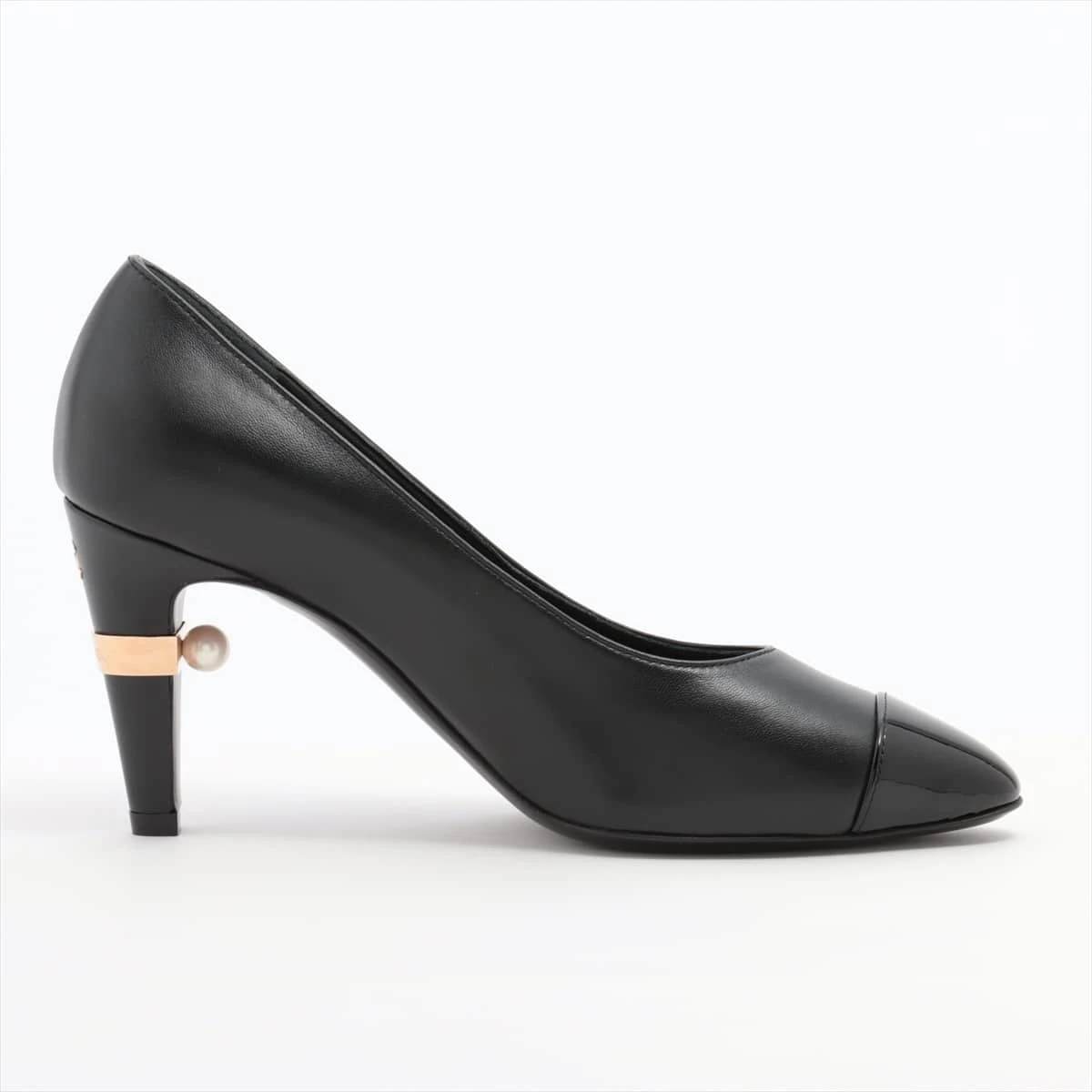 CHANEL パンプス　ブラック　レザー　シルバーロゴ　38C 2148103437434-01.JPG