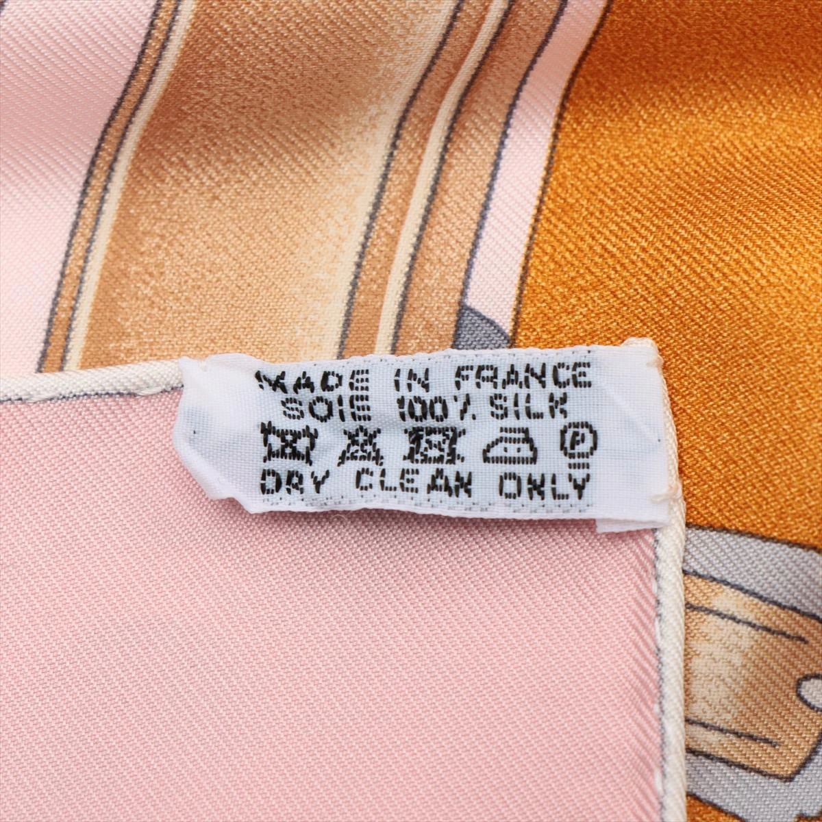 エルメススカーフ カレ90/柄名:宮廷の馬具 エルメス カレ90 HARNAIS DE COUR 宮廷の馬具 スカーフ シルク