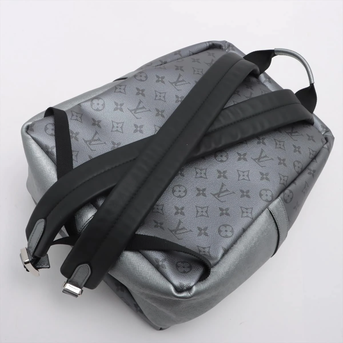 ヴィトン タイガラマ ディスカバリーバックパック M30835