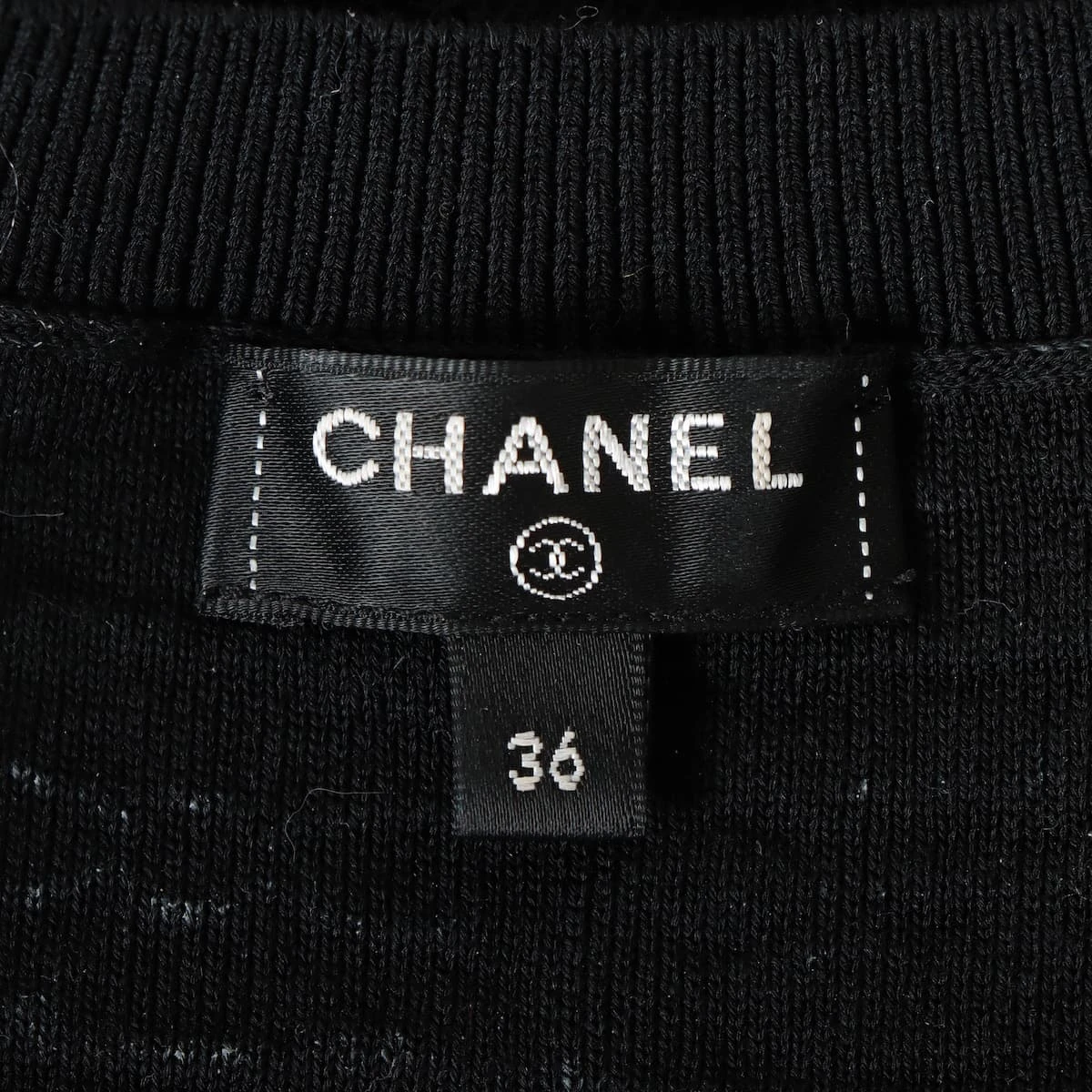 【値下げ】CHANEL ココボタン 切替ニット ブラック×ホワイト サイズ：38 (なんばウォーク2号店) CHANEL 【値下げ】CHANEL ココボタン 切替ニット ブラック