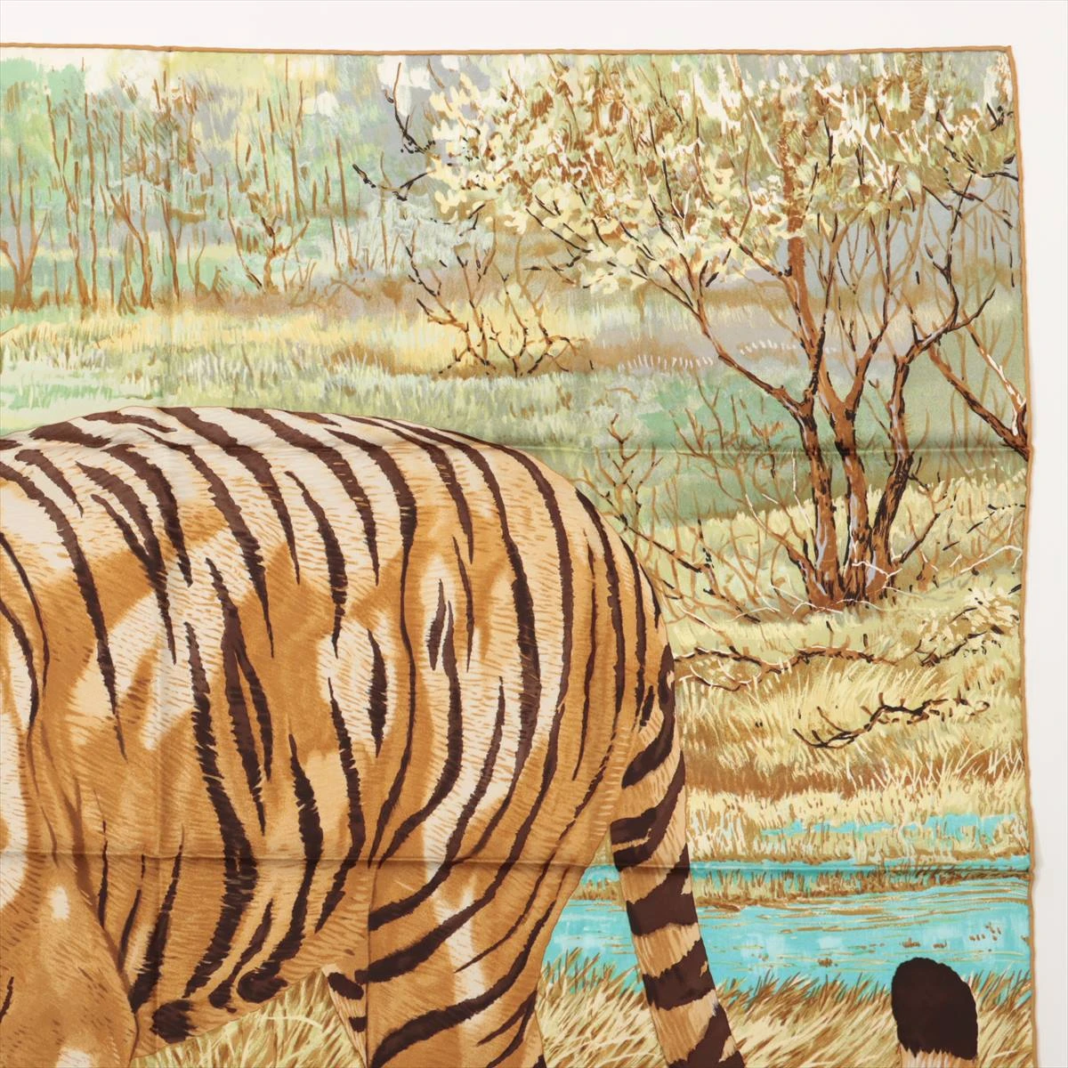 エルメス TIGRE DU BENGALE ベンガル 虎柄　カレ 90 スカーフ エルメス TIGRE DU BENGALE ベンガル 虎柄 カレ 90 スカーフ