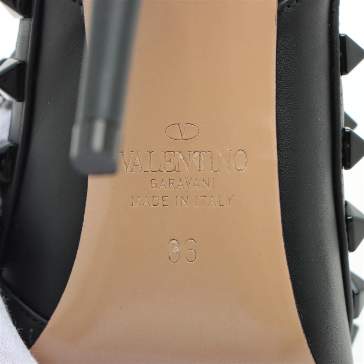 箱付き＊ヴァレンティノ ロックスタッズストラップパンプス ブラック VALENTINO ロックスタッズ ブラック レザー ヴァレンティノ