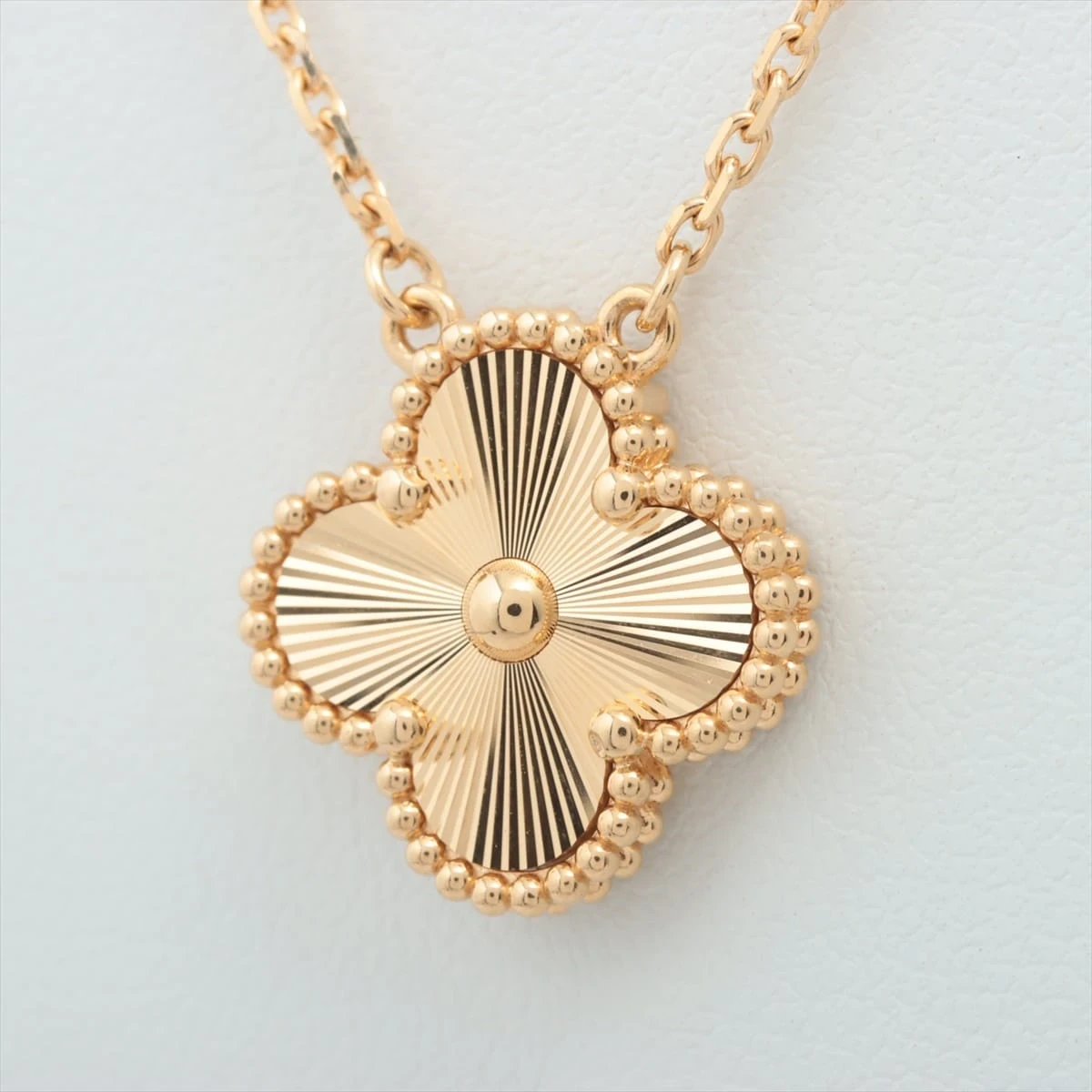 ヴァンクリーフ&アーペル ヴィンテージアルハンブラ ギョーシェ