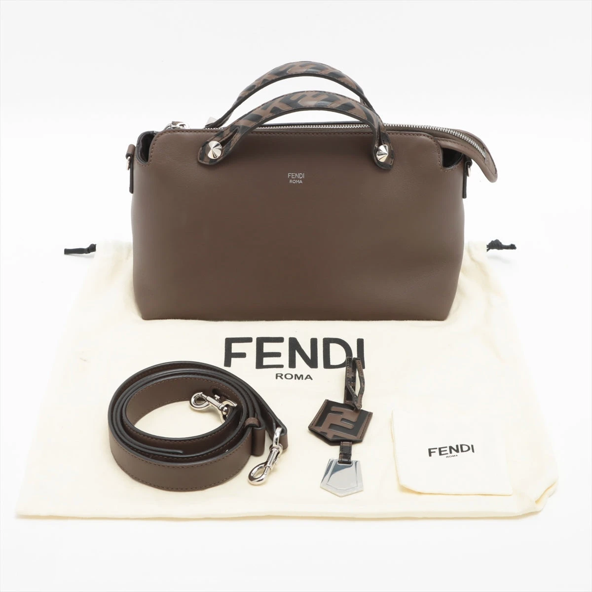 フェンディ ズッカ ラナウェイ スモール レザー 2WAYハンドバッグ ベージュ FENDI – HOUBIDOU
