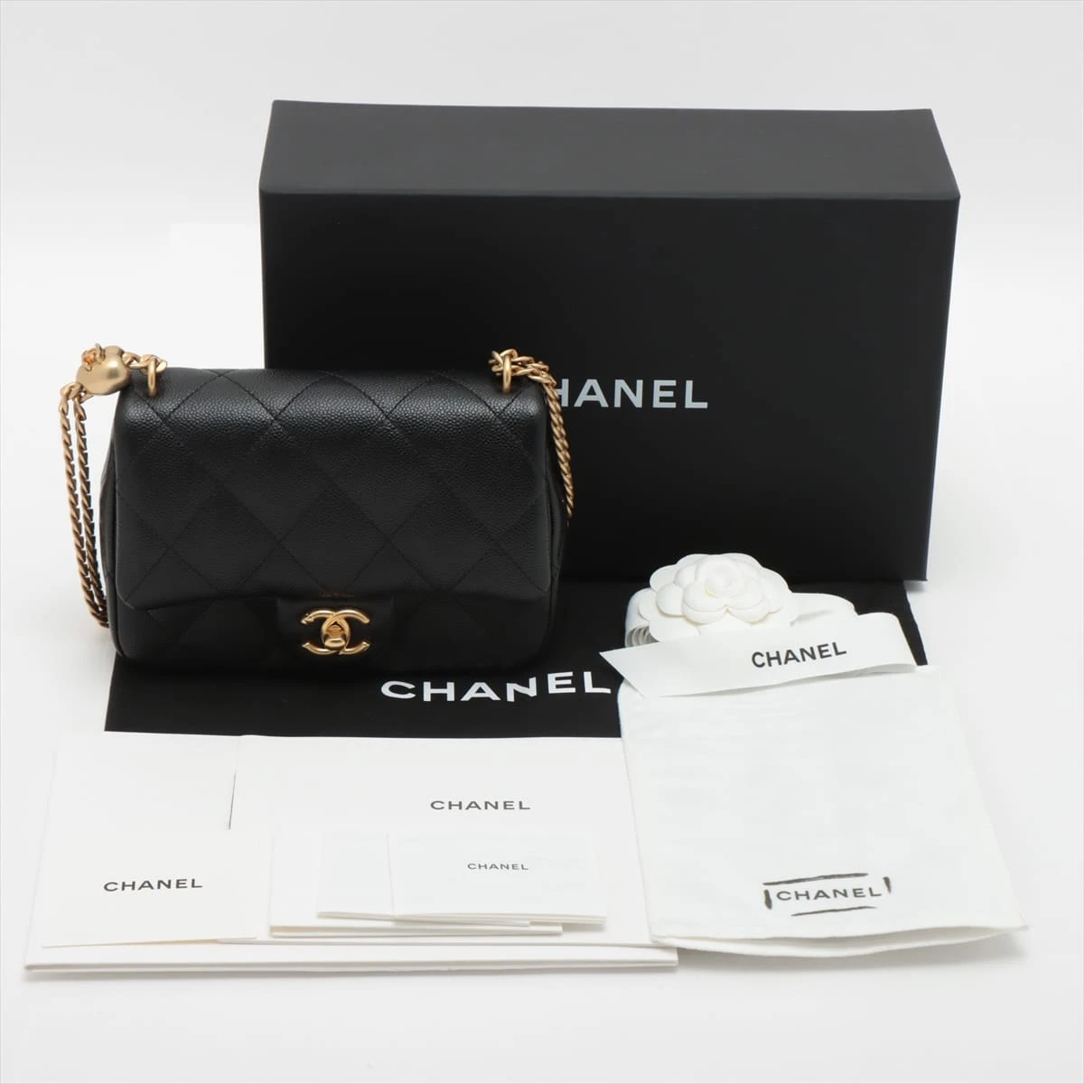 【愛され上手な逸品】CHANEL ハートミニチェーンバッグ 国内発 すぐ届く《CHANEL》ハートバッグ mini チェーンクラッチ
