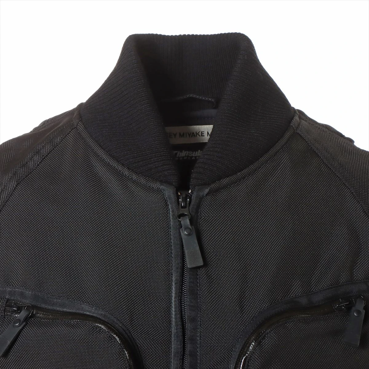 イッセイミヤケ　シヨウトジャッケット　黒　M サイズ ジッパーポケット付き イッセイミヤケ シヨウトジャッケット 黒 M サイズ ジッパー