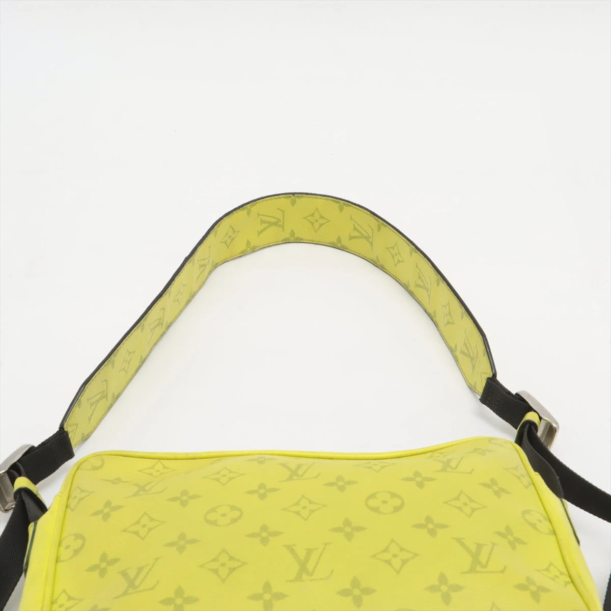 ルイヴィトン モノグラム タイガラマ　アウトドアメッセンジャーPM イエロー LOUIS VUITTON 【未使用】ルイヴィトン タイガラマ アウトドア