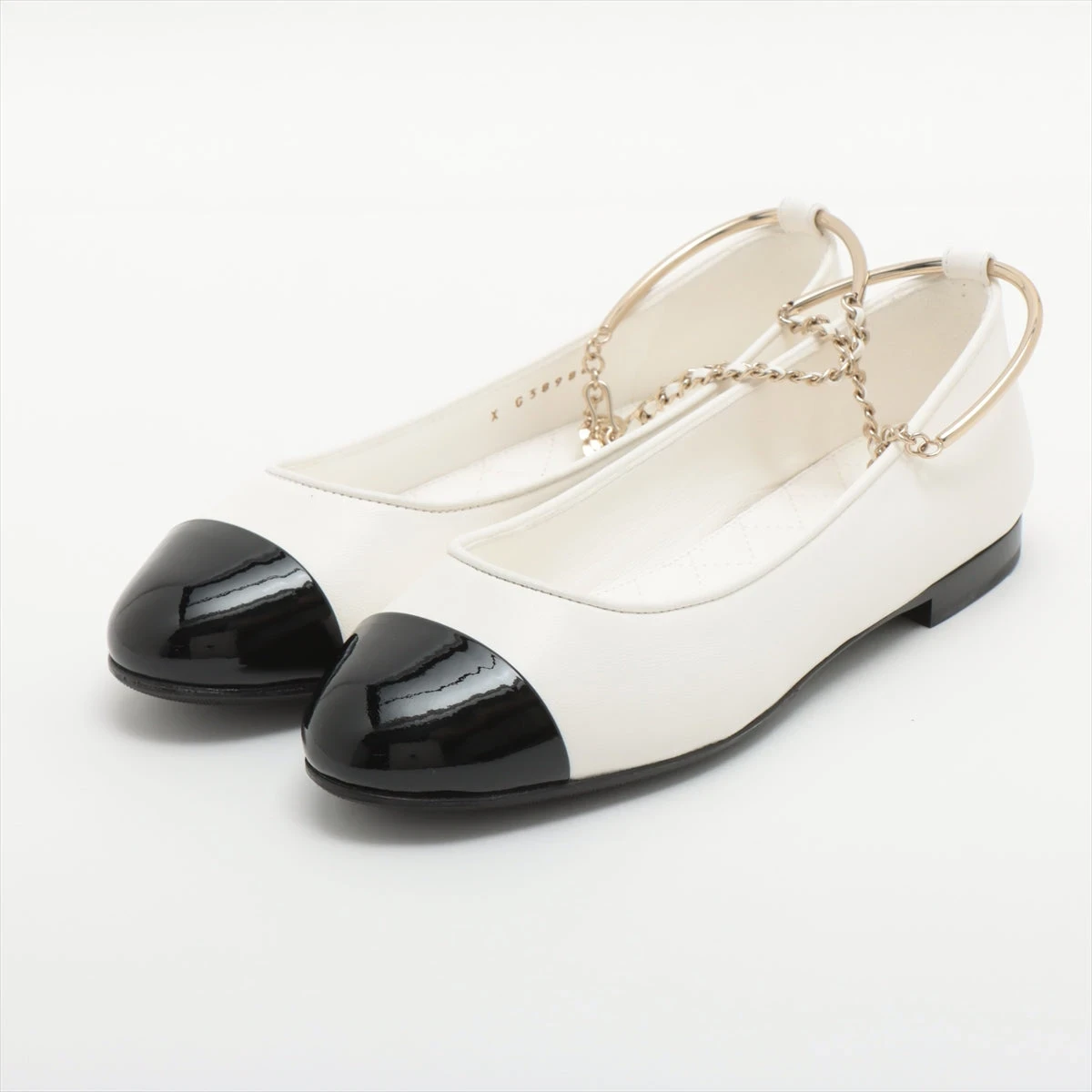 CHANEL パンプス ホワイト/ブラック 箱付き CHANEL シャネル バックストラップ パンプス レザー バイカラー
