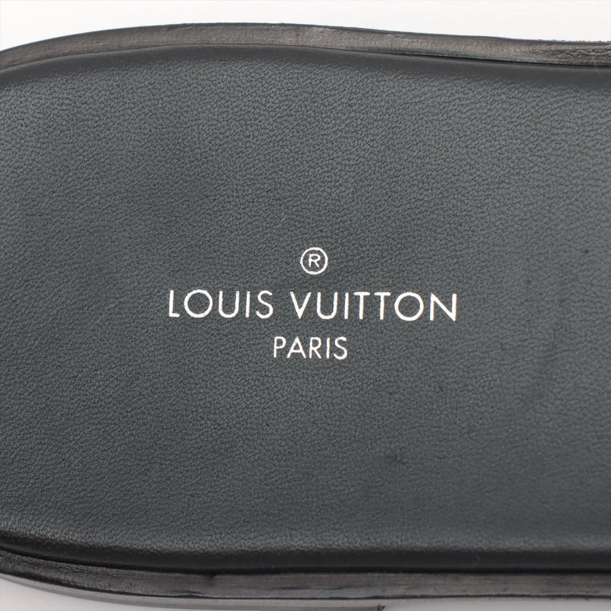 送料無料❗️ 美品❗️ LOUIS VUITTONブラックレザーサンダル26.5cm ルイヴィトン 40 26.0 サンダル レザー 黒 ブラック 箱付き