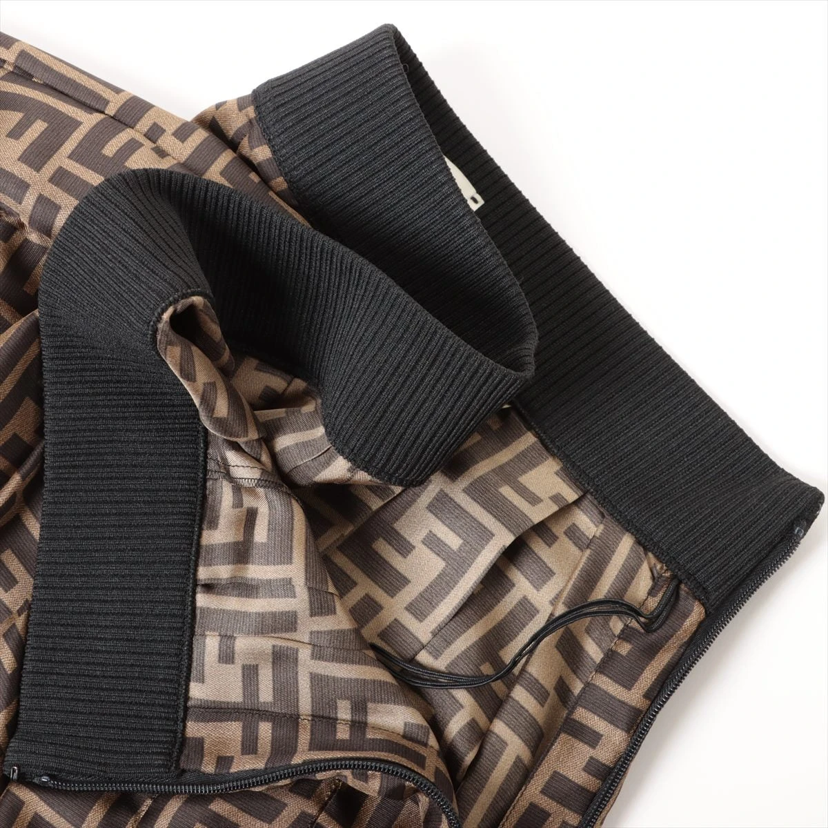 【美品】FENDI ウエストロゴ ズッカ スカート プリーツ黒 ブラック 40 フェンディ FENDI FFロゴシルクプリーツロングスカート ブラック