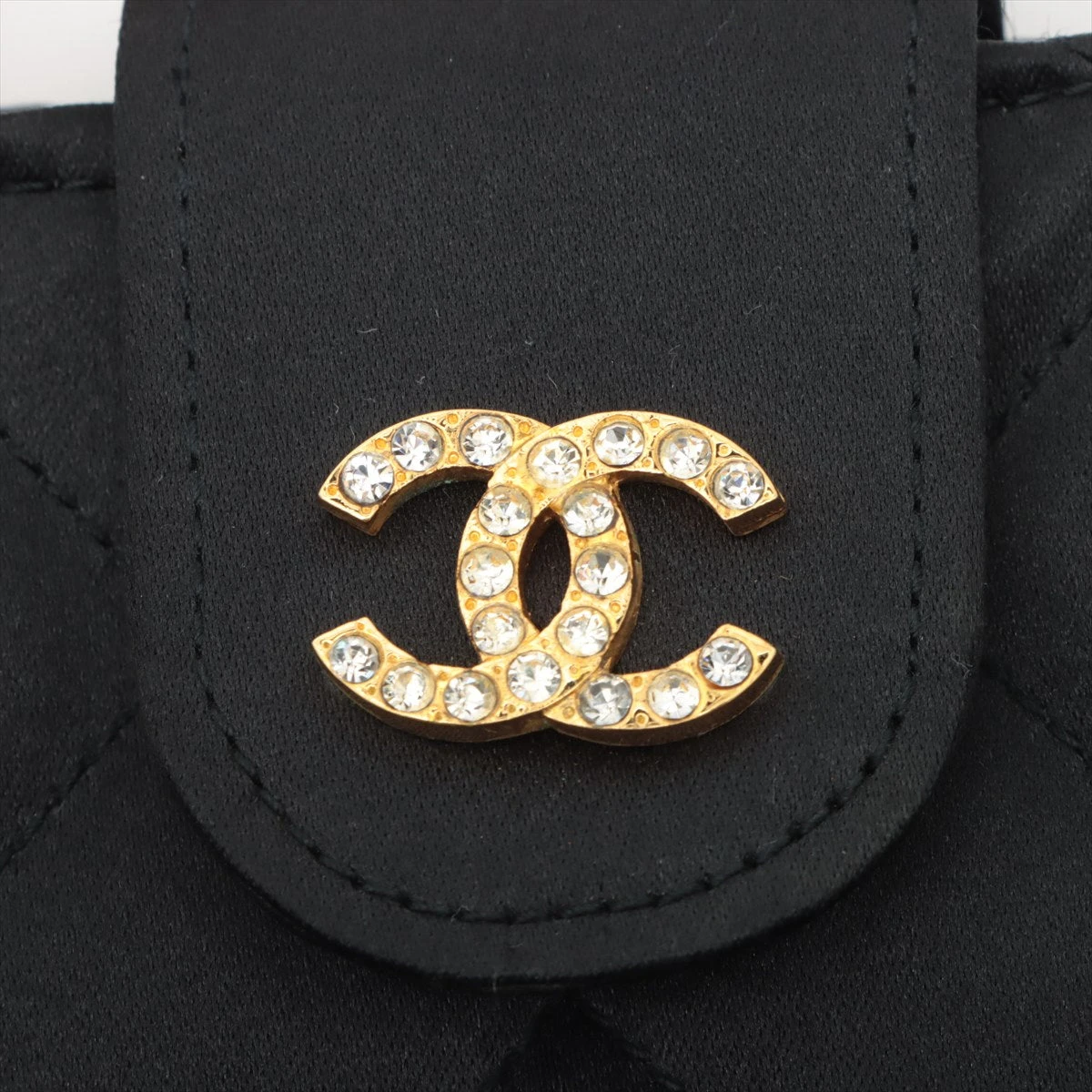 シャネル マトラッセ サテン チェーンショルダーバッグ ブラック