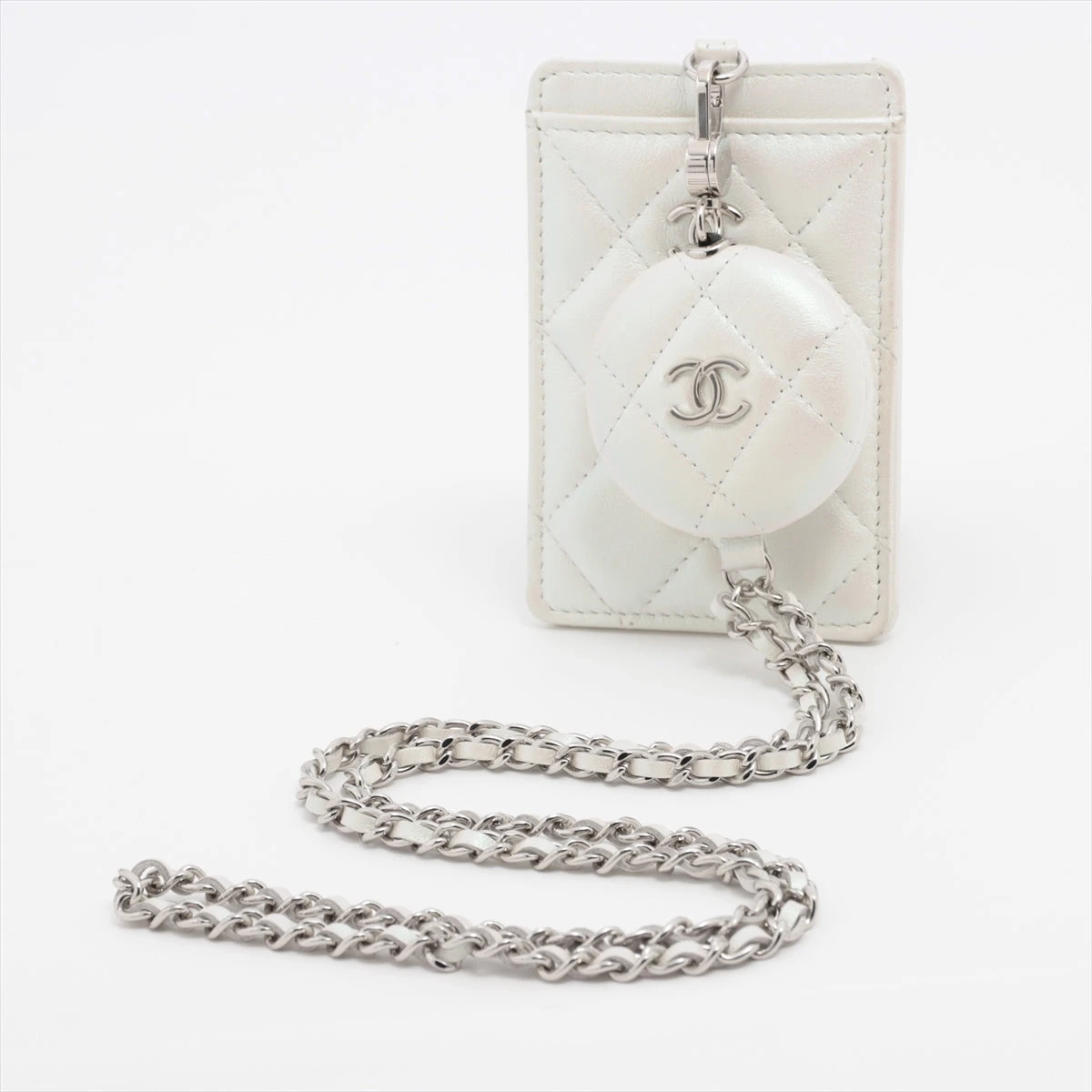 CHANEL マトラッセ　シルバー ケース シャネル マトラッセ ラムスキン カードケース チェーン パール