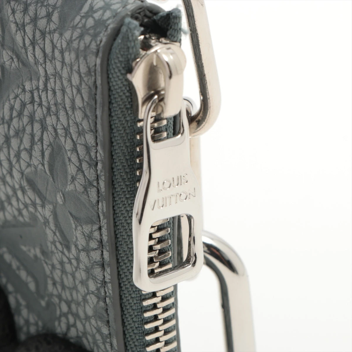 ヴィトン トリヨンモノグラム ポシェットクレ M81602 グレー