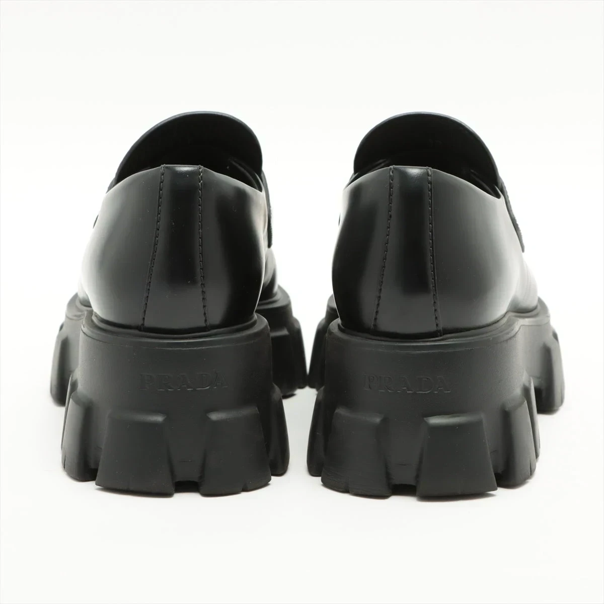 PRADA☆直営店買付☆モノリス ブラッシュドレザー ローファー