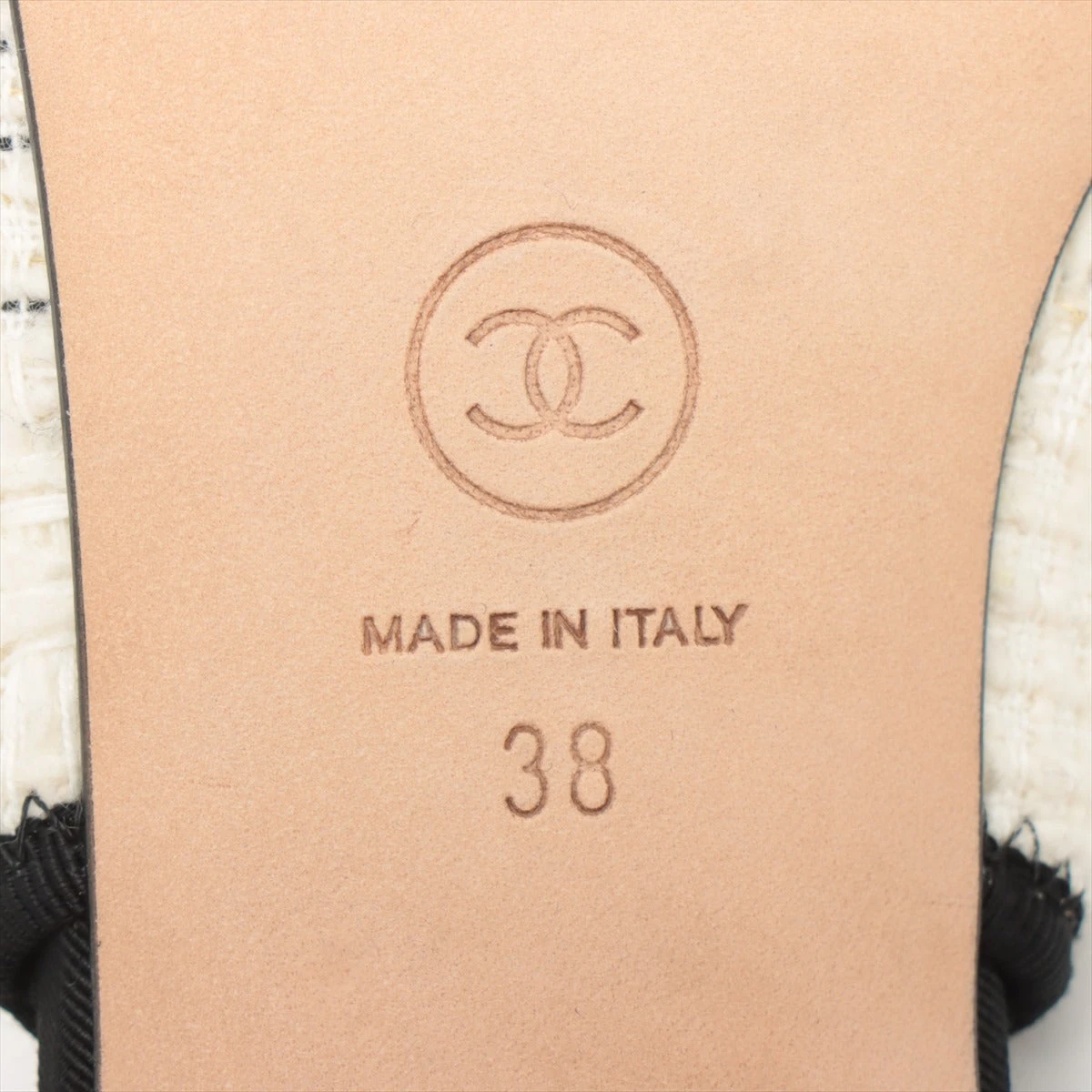 CHANELシャネル ココマークレザーポインテッドトゥスリングバック サイズ38 CHANELシャネル ココマークレザーポインテッドトゥスリング