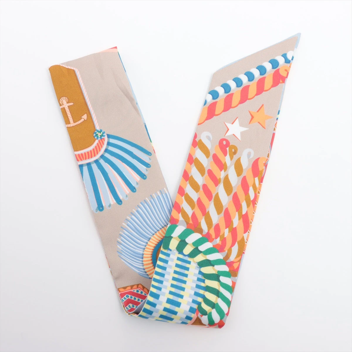 新品未使用⭐︎HERMES エルメス シルク ハンカチ　イエロー HERMES エルメス スカーフ 大判 黄色 レディース/ブランド