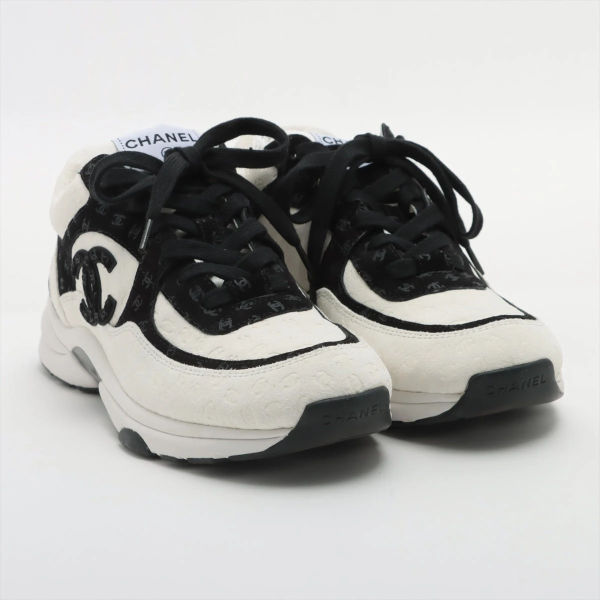CHANEL シャネル　レザースニーカー 42 ホワイト・ブラック　ココマーク CHANEL - シャネル レザースニーカー 42 ホワイト・ブラック