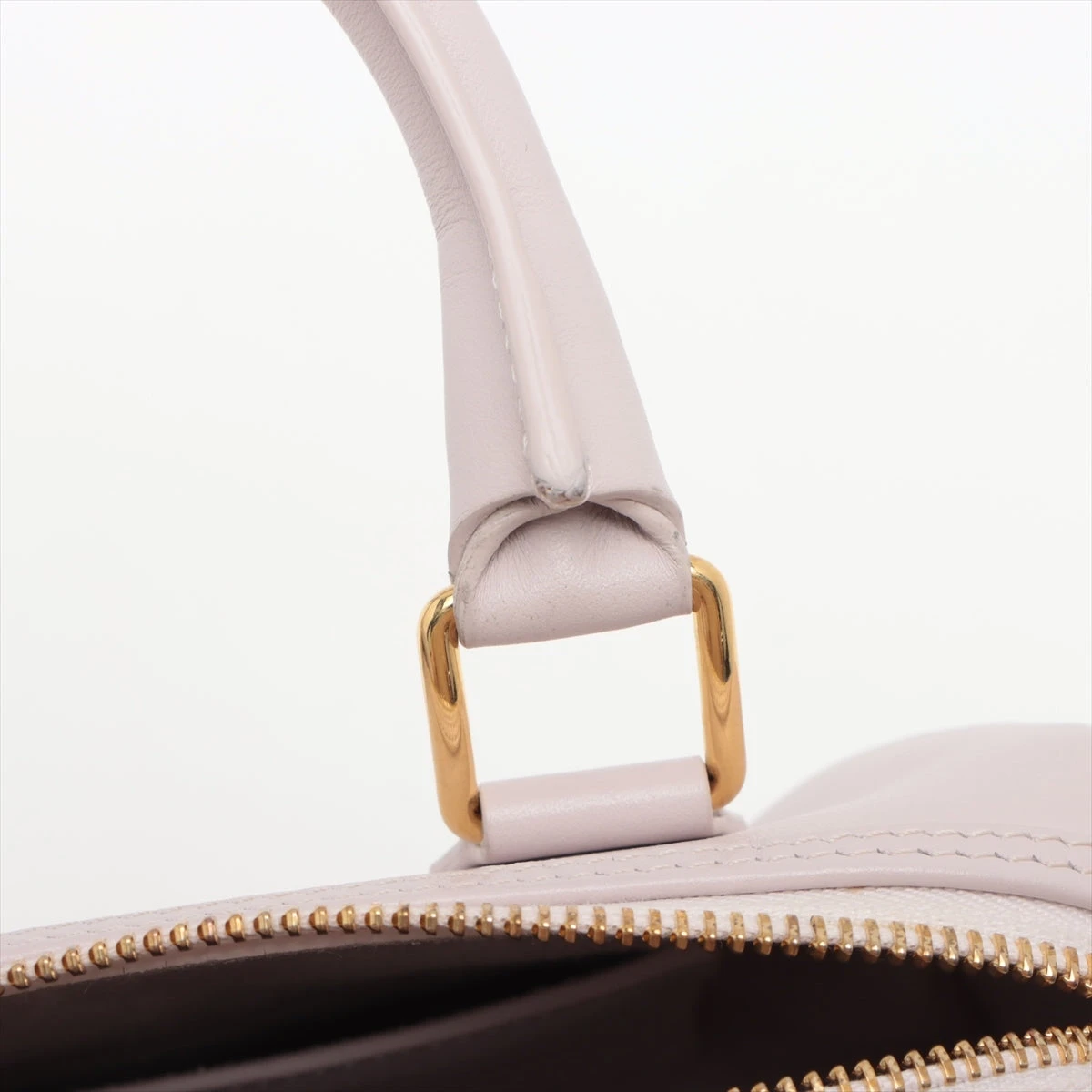 新作 人気 CELINE ハンドバッグ ボストン トリオンフ ピンク セリーヌの大人気シリーズ「キュイル トリオンフ」にスモール