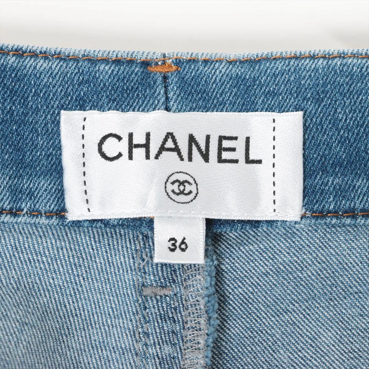CHANEL シャネル ライトブルーデニムショートパンツ 36 水色 金馬ボタン ショート パンツ - エンブロイダリー デニム、ブルー