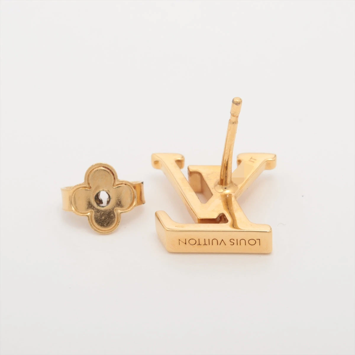 【美品】ヴィトン M00610 ピアス　LV アイコニック 片耳 Amazon | [ルイヴィトン]ピアス アイコニック スタッズピアス