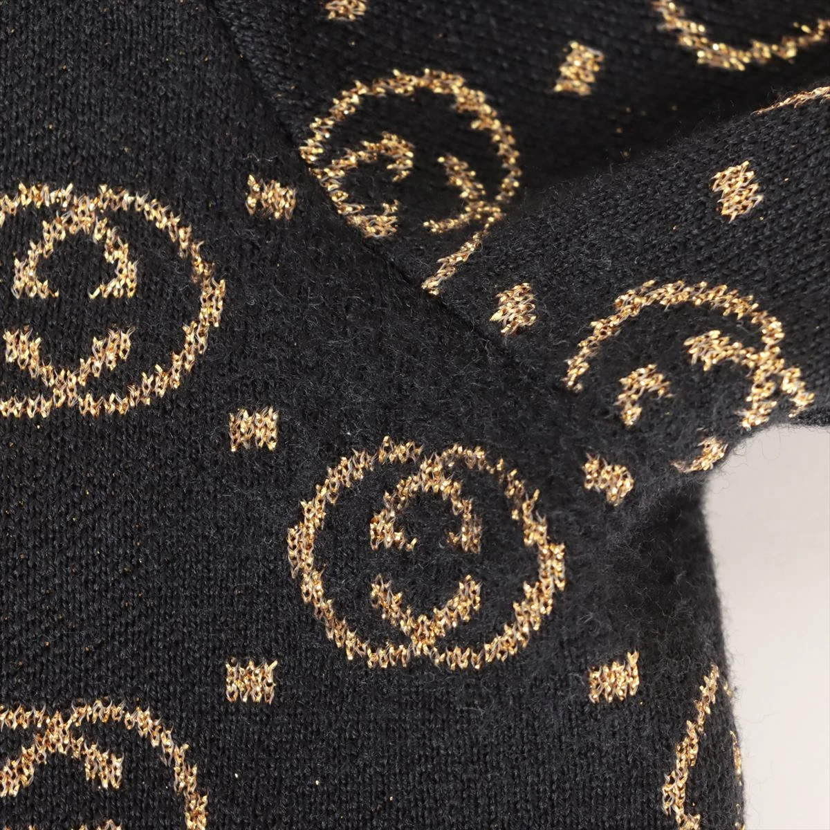 GUCCI 半袖ニット 黒・金 ロゴパターン グッチ GGパターン 19AW ウール×ナイロン 半袖ニット L