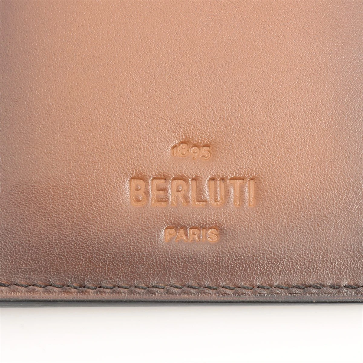 入手困難✨ ベルルッティ ベルト カリグラフィー 金具 レザー ブラウン系 入手困難✨ ベルルッティ ベルト カリグラフィー 金具 レザー