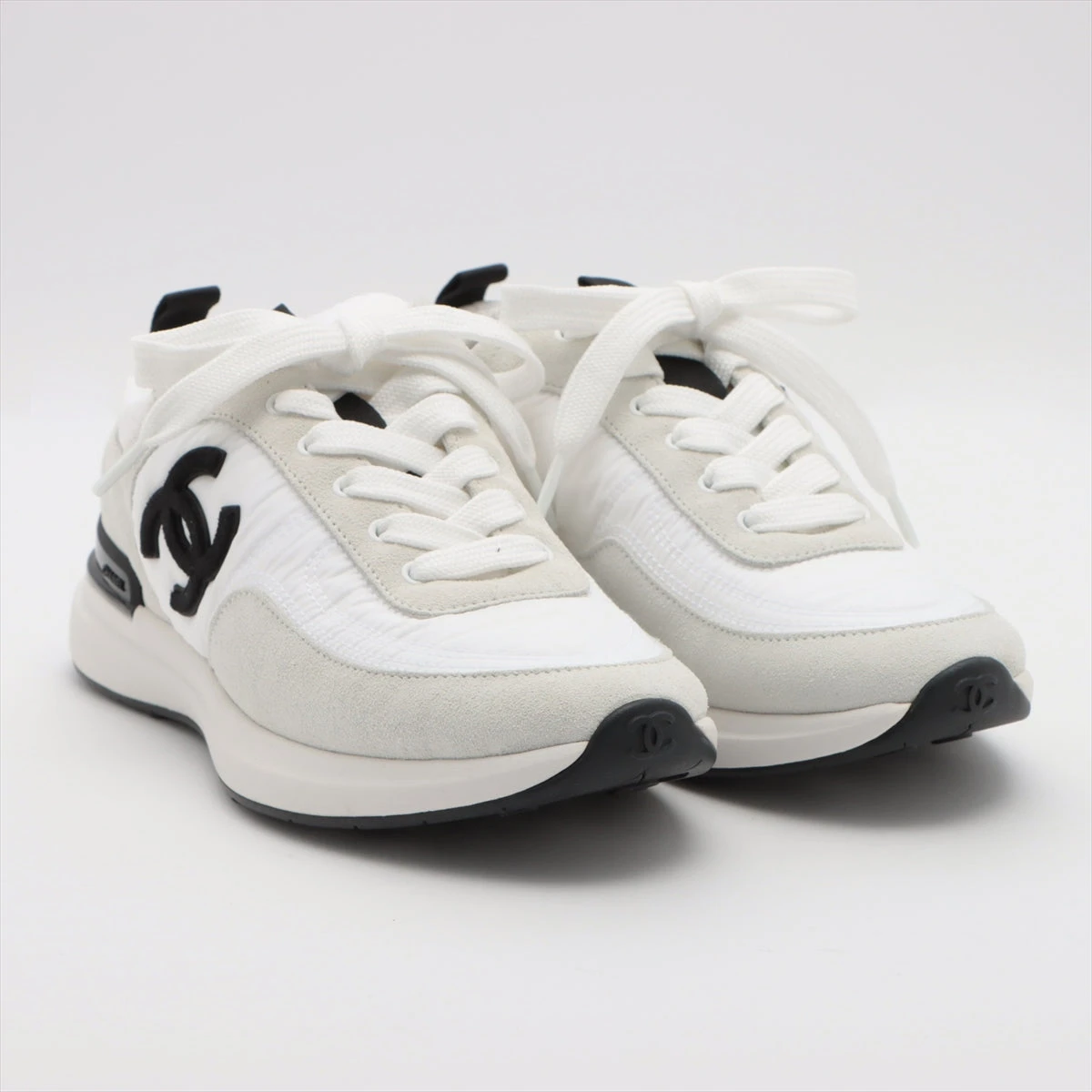 CHANEL ホワイトスニーカー36サイズ！ Chanel Sneakers Size 36 EU