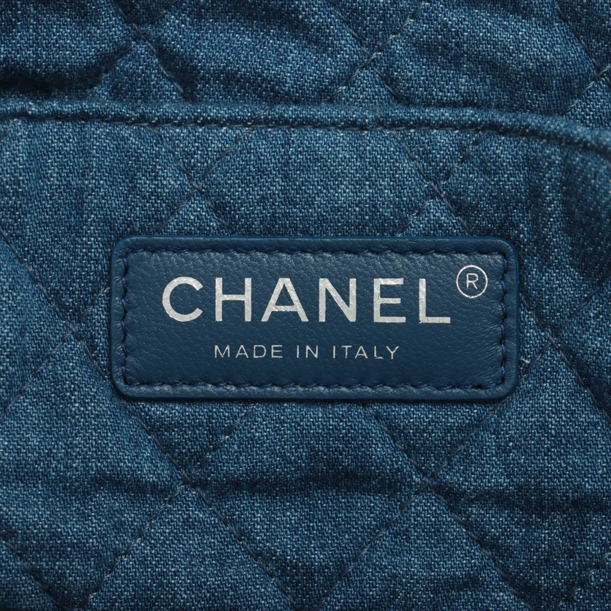 シャネルノベルティ　CHANEL チェーントートバッグ　ブルー シャネル CHANEL クルーズライン チェーントート ブルー・レッド
