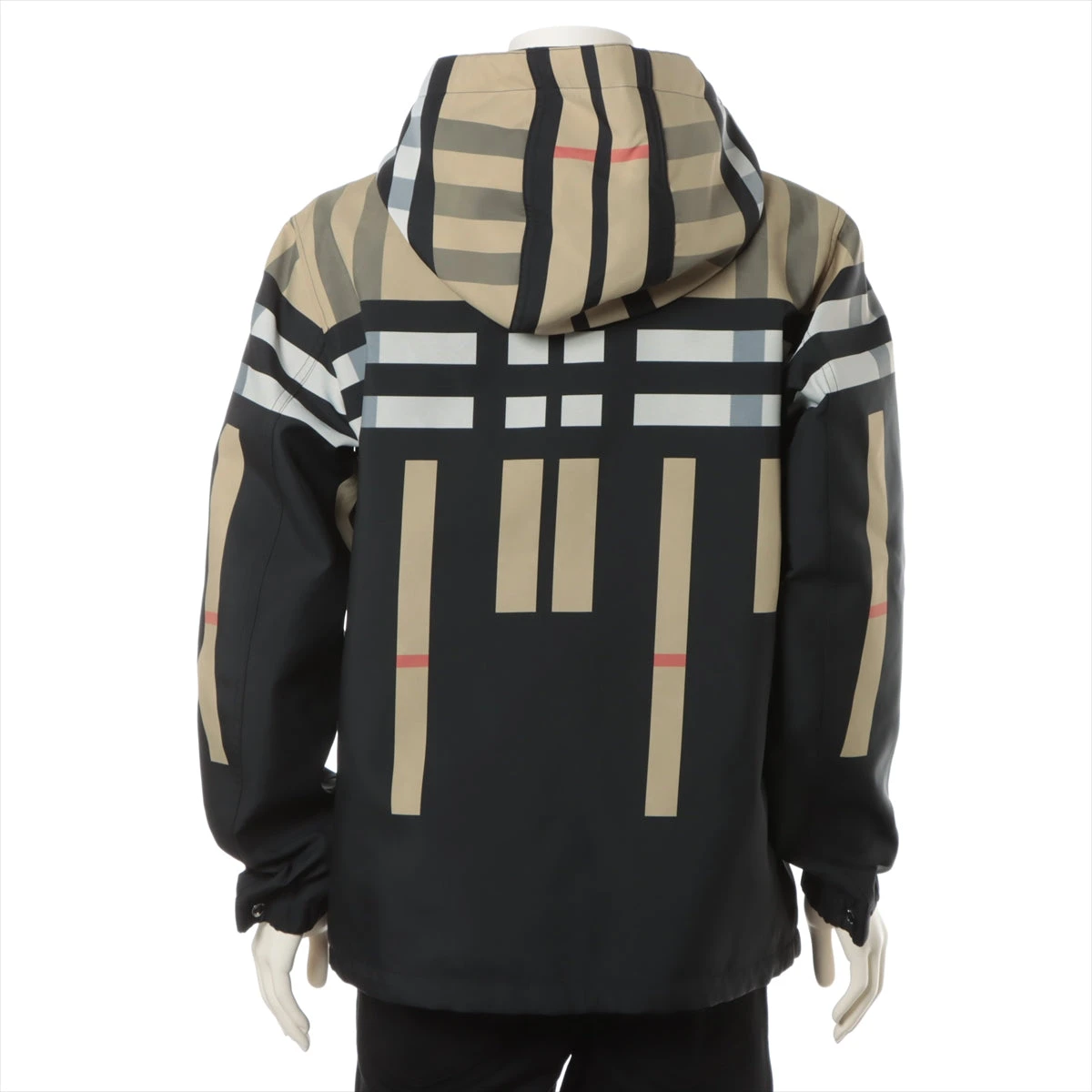 【超人気モデル】BURBERRY スライス全面ノバチェック ナイロンジャケット. 関税負担なし☆Burberry チェック柄 ナイロン ジャケット