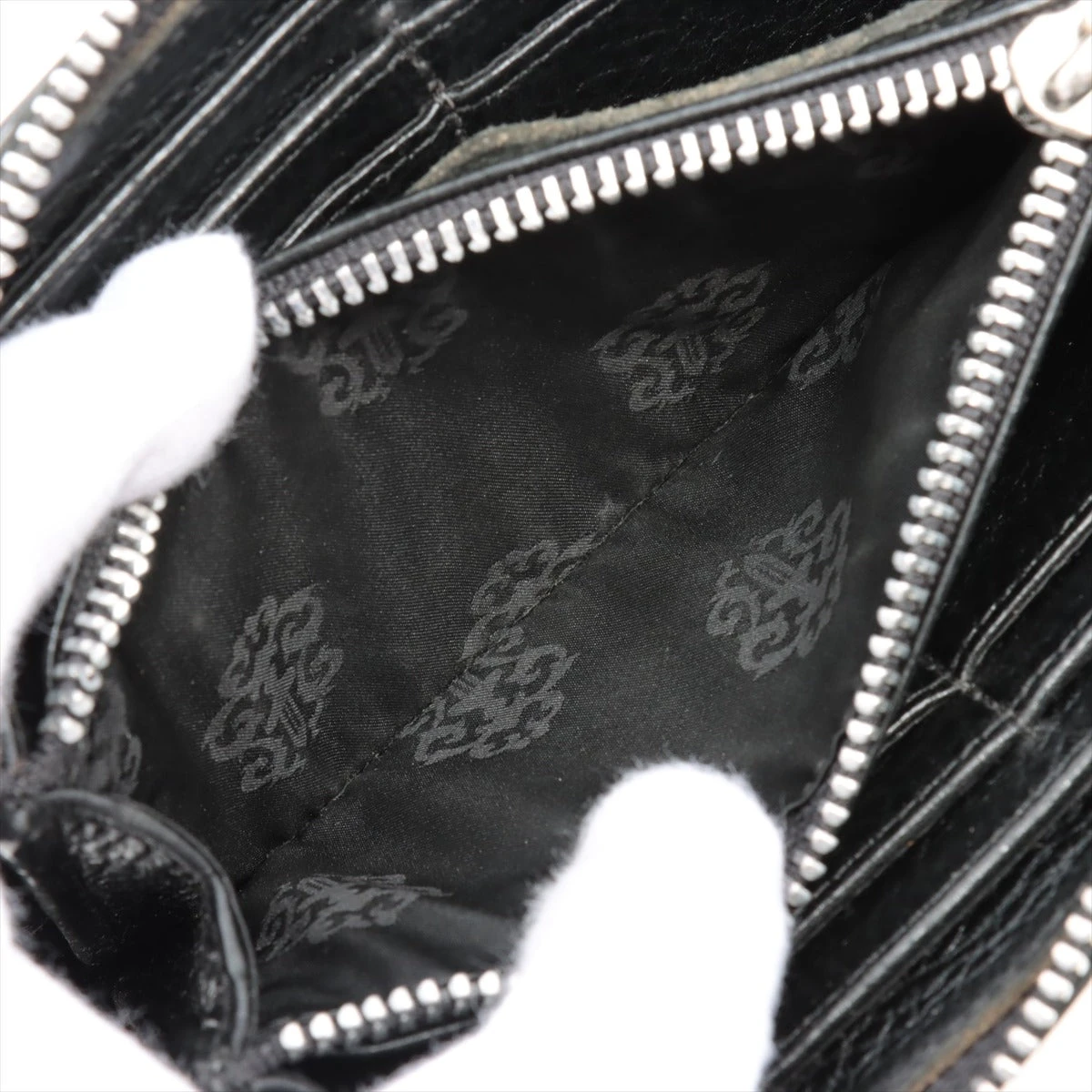 クロムハーツ セメタリークロス レザー ラウンドジップウォレット