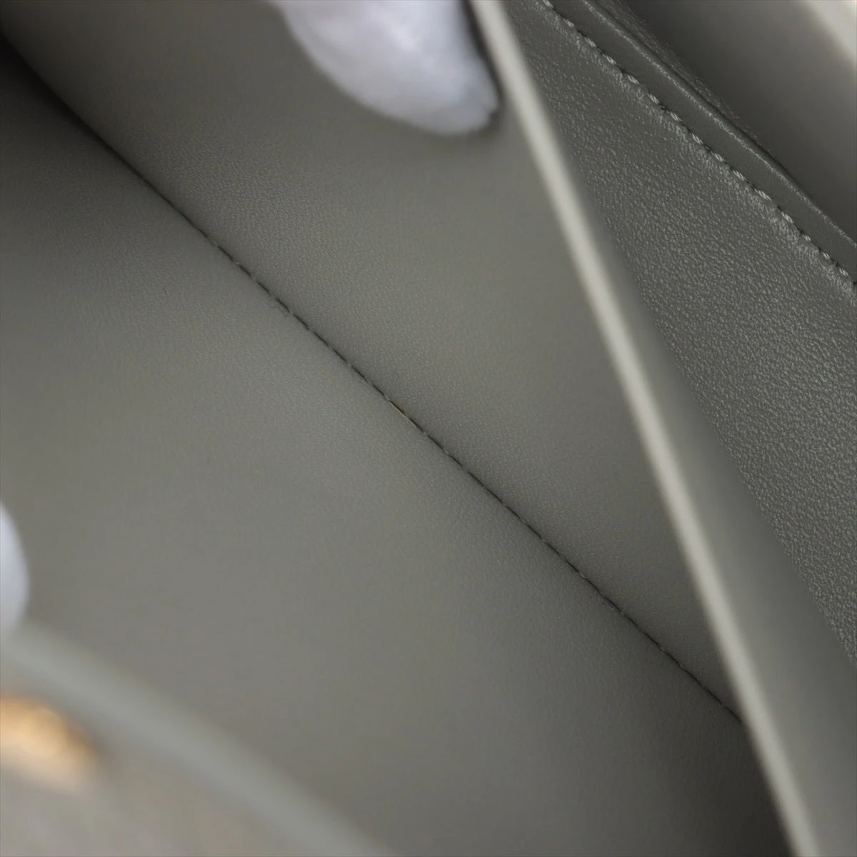 セリーヌ トリオンフ クロコ チェーンショルダーバッグ グレー