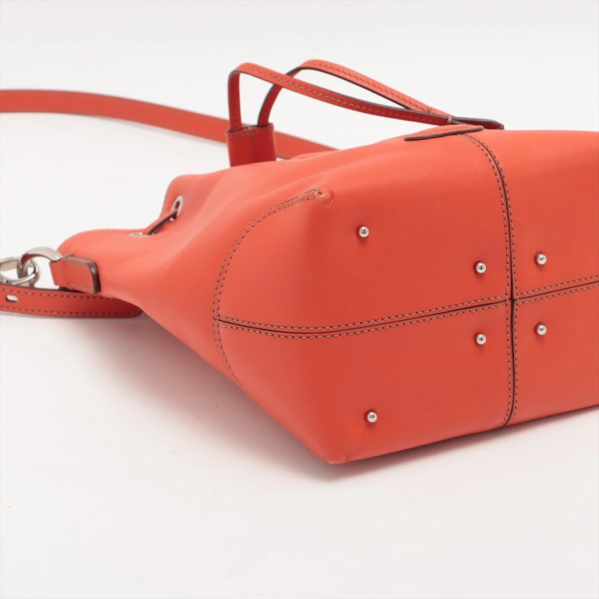 トッズ　オレンジ系のベーシックなショルダーバッグ トッズオレンジ系のベーシックなショルダーバッグ