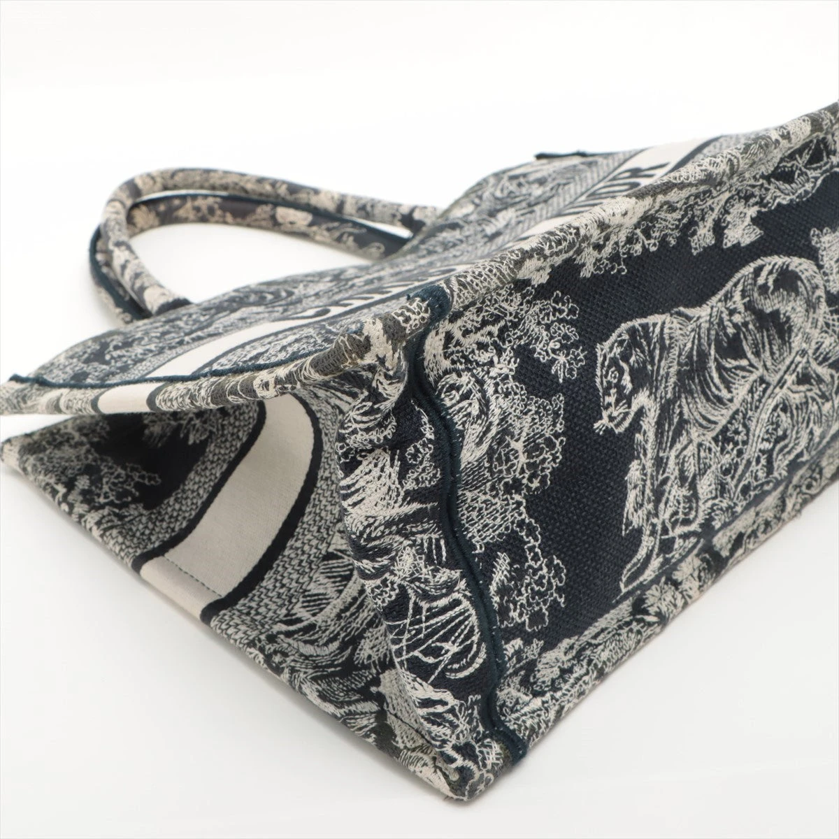 クリスチャンディオール リバース トワル ドゥ ジュイ エンブロイ