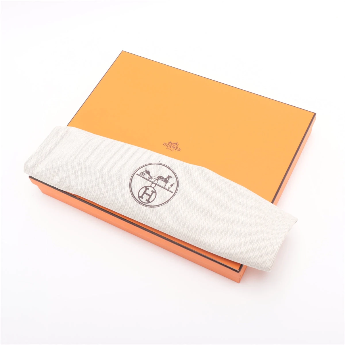 エルメス HERMES バッグ ウルトラプラ24 エトゥープ トゴ HERMES エルメス ショルダーバッグ サック24/24 29 ヴァン