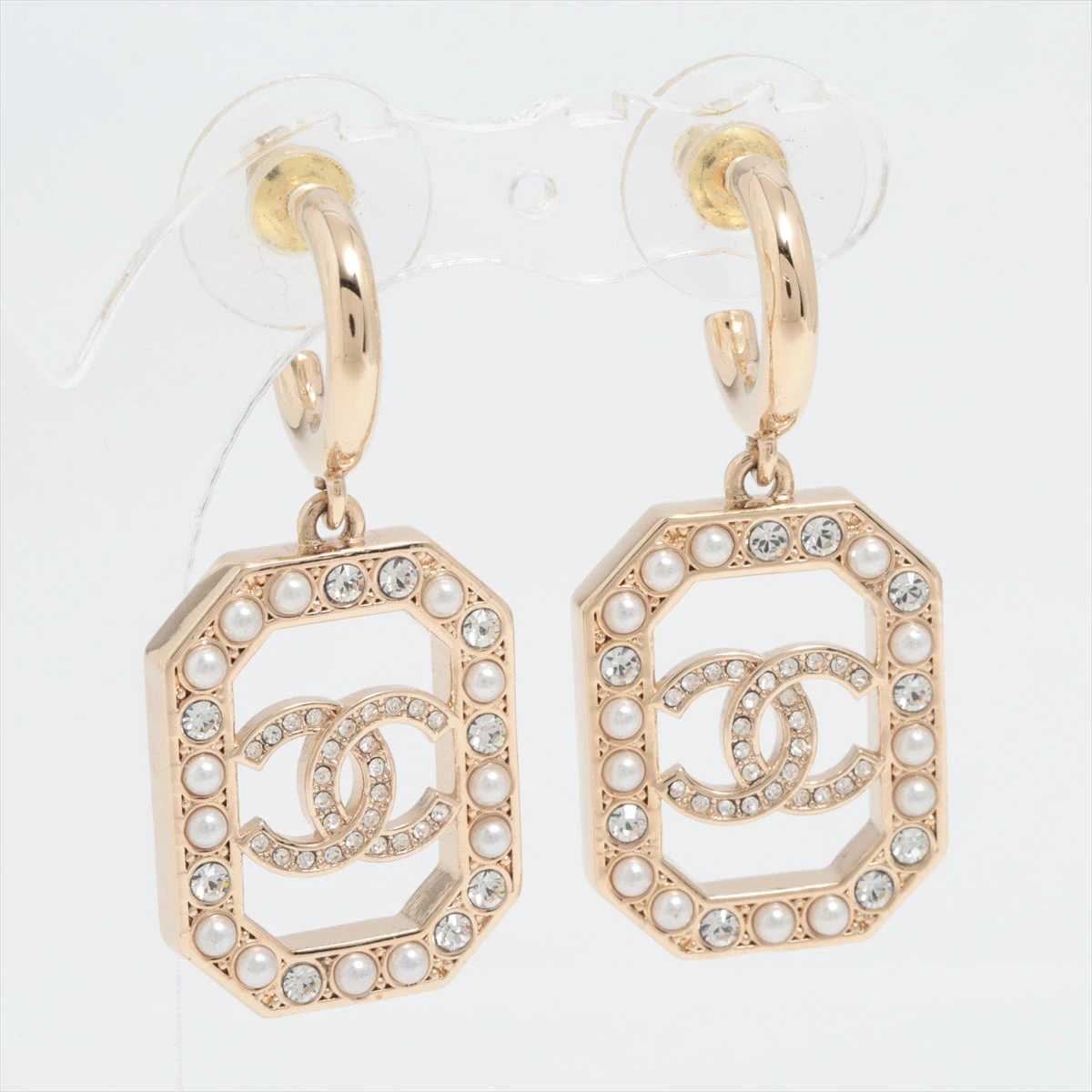 CHANEL シャネル　ピアス　ココマーク　L23C 両耳 楽天市場】CHANEL シャネル Coco Mark Earrings ココマーク