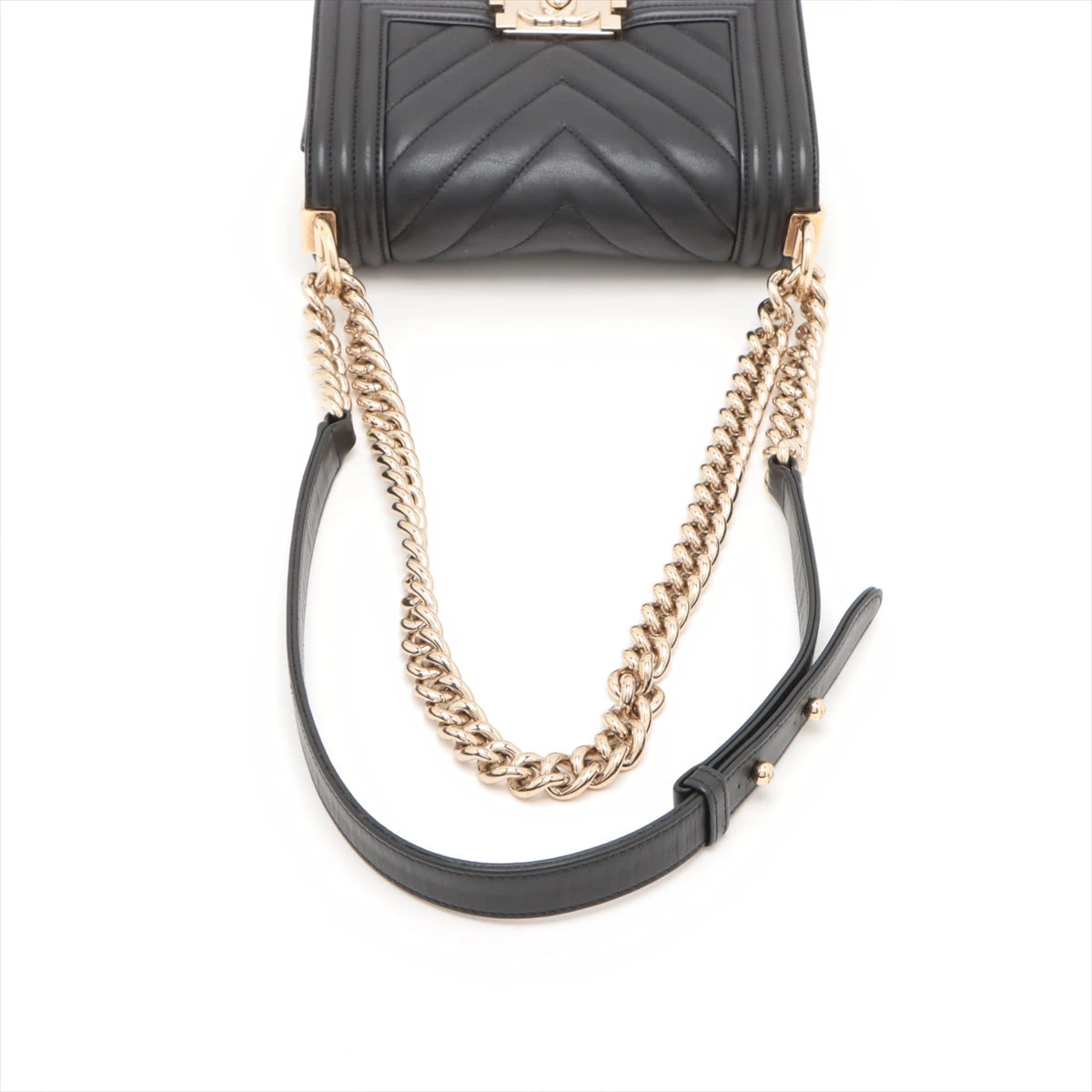 シャネル　ショルダーバッグ　ボーイシャネル　マトラッセ×シェブロン　19番台 CHANEL - シャネル ショルダーバッグ ボーイシャネル マトラッセ