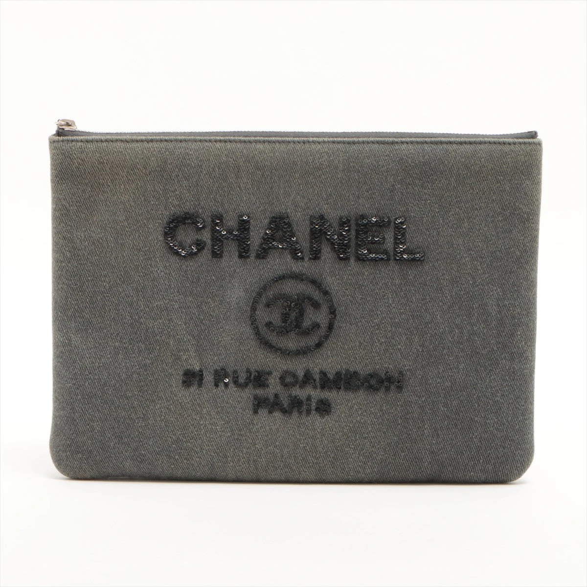 ほぼ新品シャネル ドーヴィル キャビアスキン クラッチバッグ 国内正規品 シャネル CHANEL 美品 マトラッセ キャビアスキン ココマーク 二