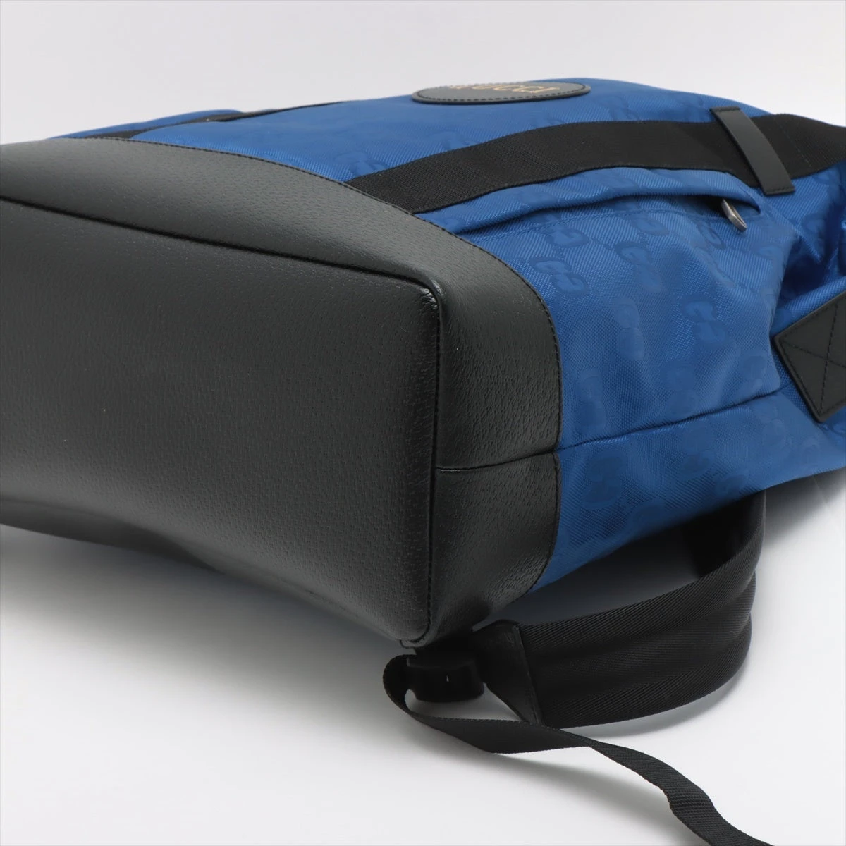 未使用級 Lサイズ グッチ オフザグリッド ナイロンジャケット 専用ハンガー 袋 未使用級 Lサイズ グッチ オフザグリッド ナイロンジャケット