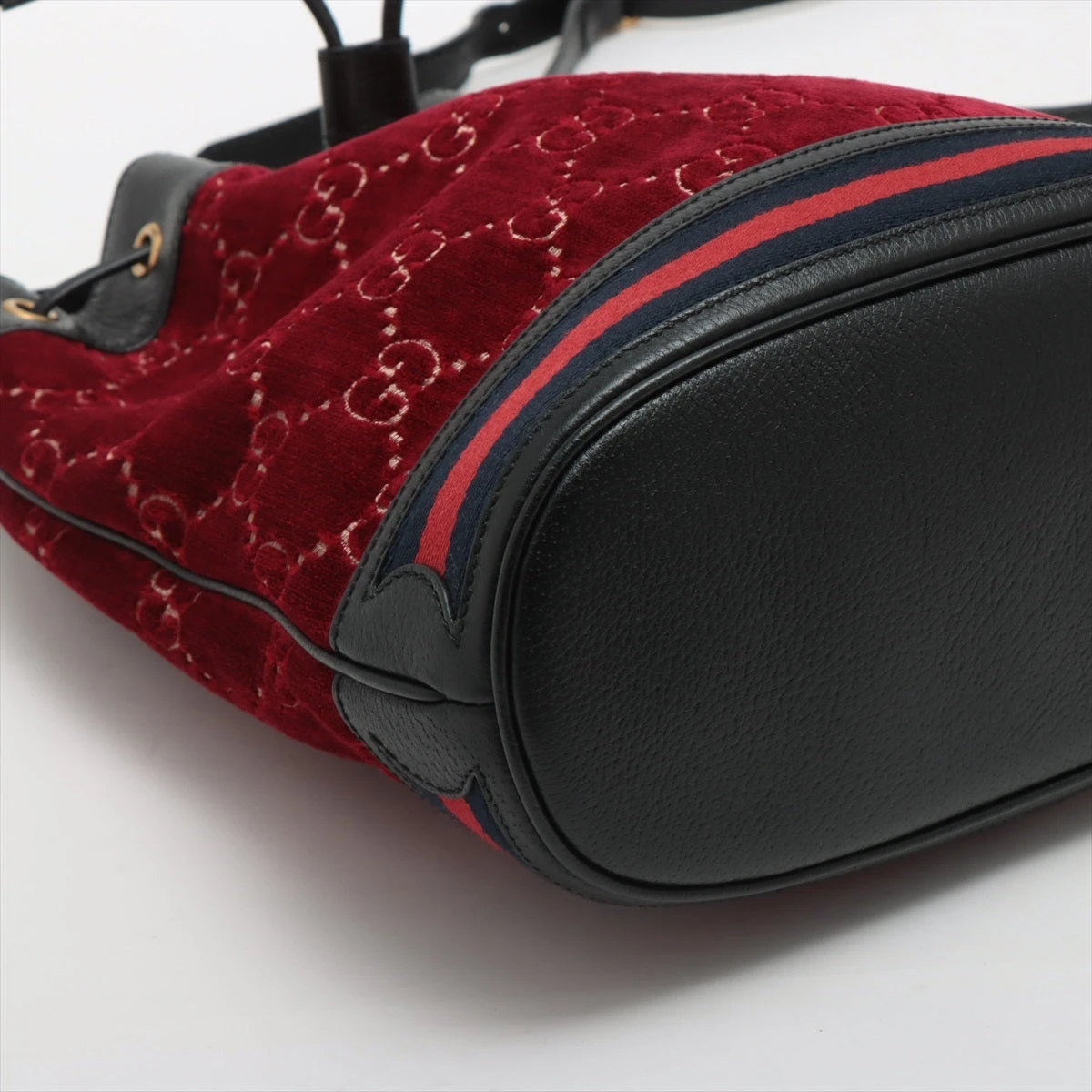 グッチ GGベルベット ウェブ ショルダーバッグ レッド 574960 A2100560